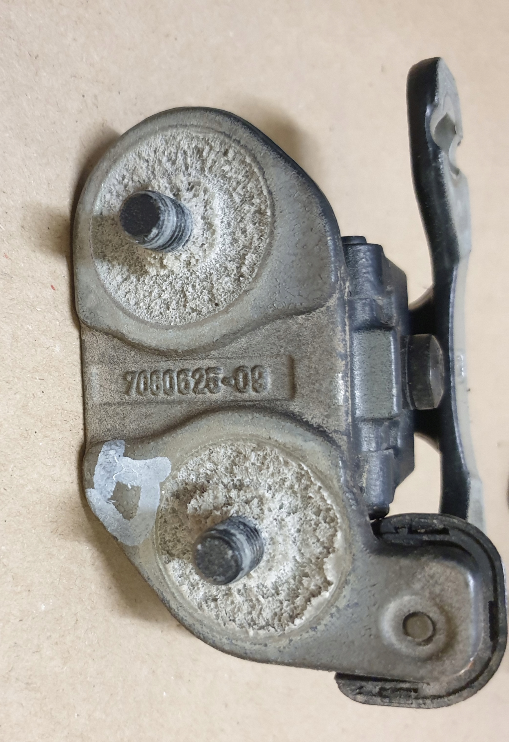 hinge of rear bonnet boot right left rear part BMW 1 E87 OE
