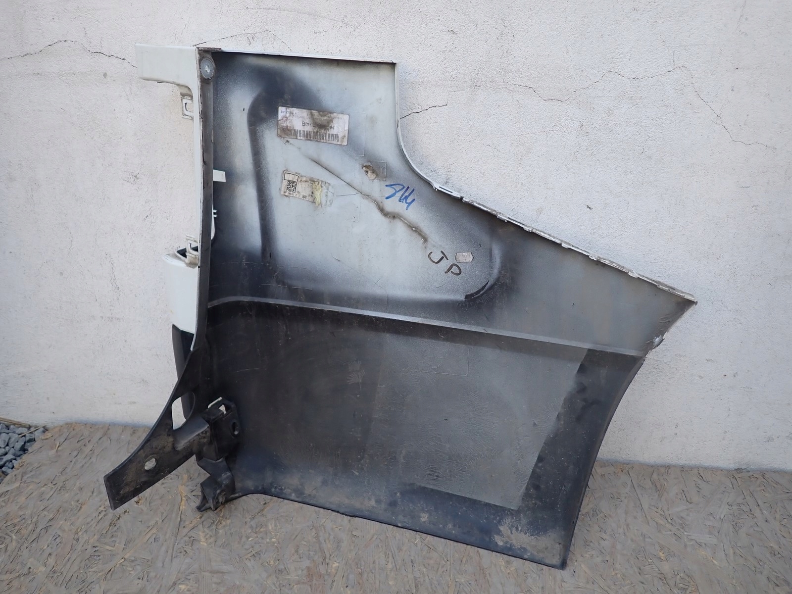 bumper rear part corner left rear OPEL VIVARO 2 RENAULT TRAFIC III 2014