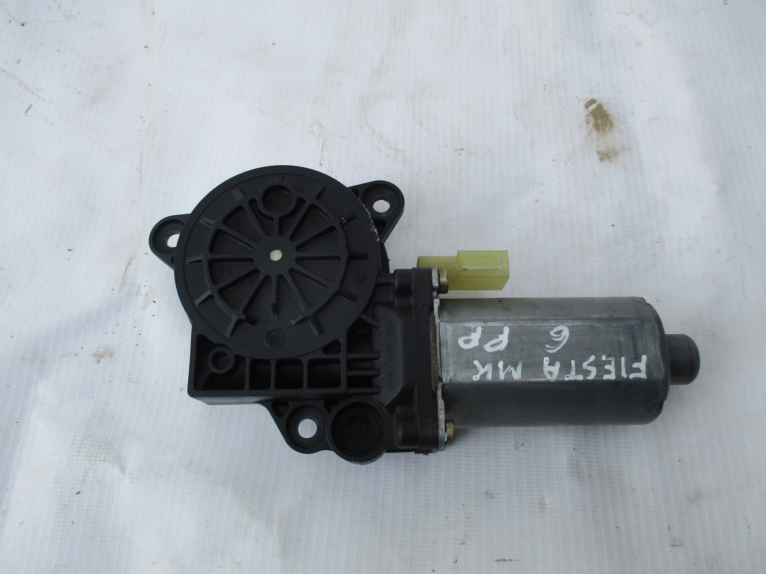 engine windows right front Ford Fiesta MK6 0130821939