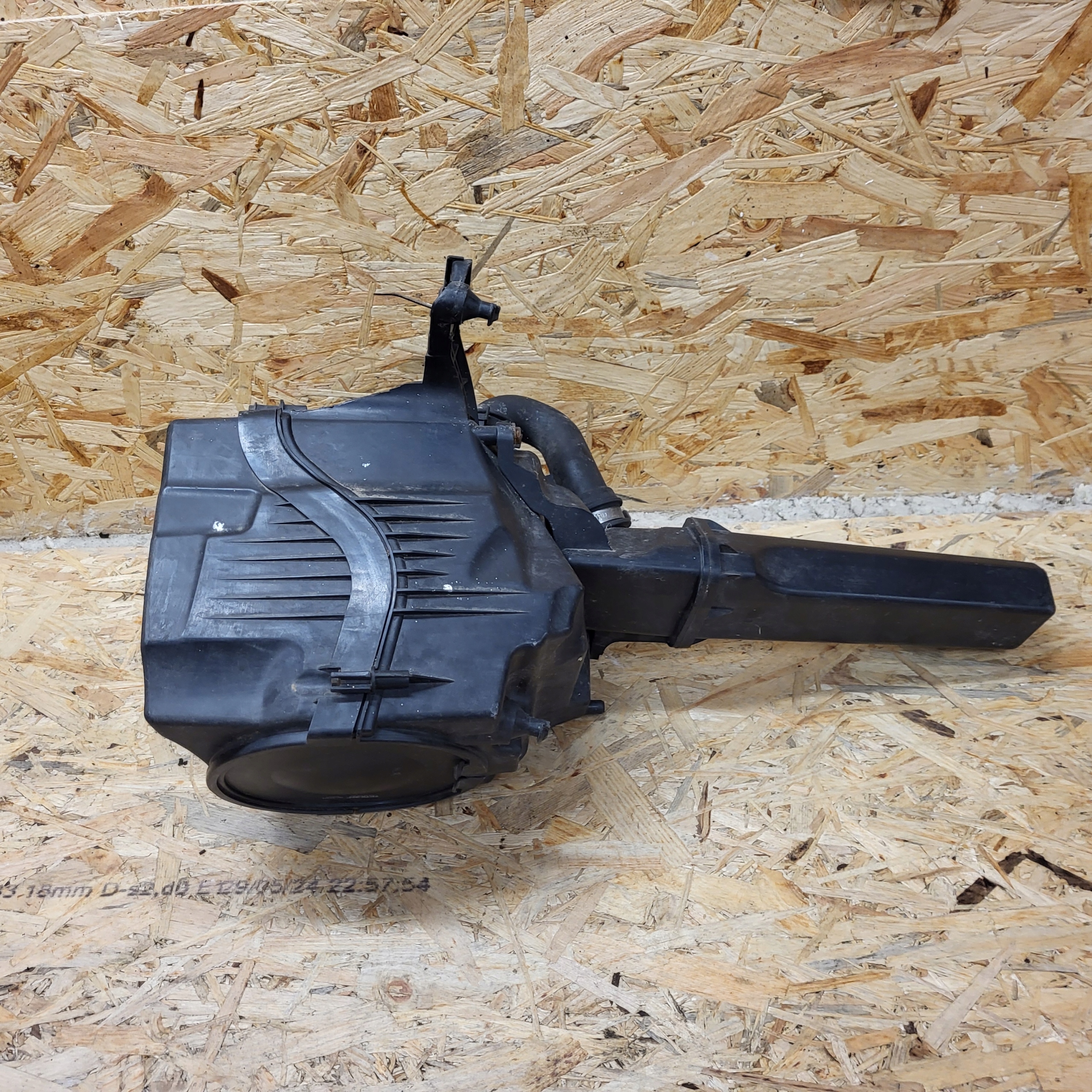 FORD FOCUS MK3 11-18R KOMBI HB 1.6 TDCI Gehäuse filter luft