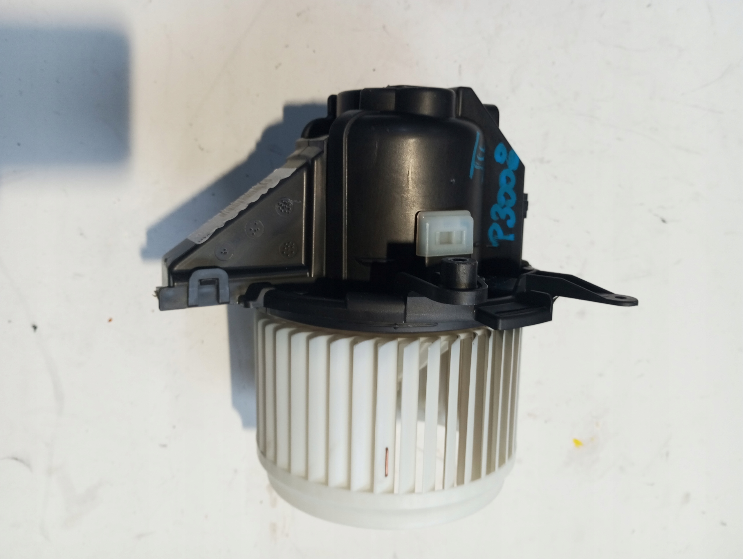 ventilátor topení PEUGEOT 3008 III