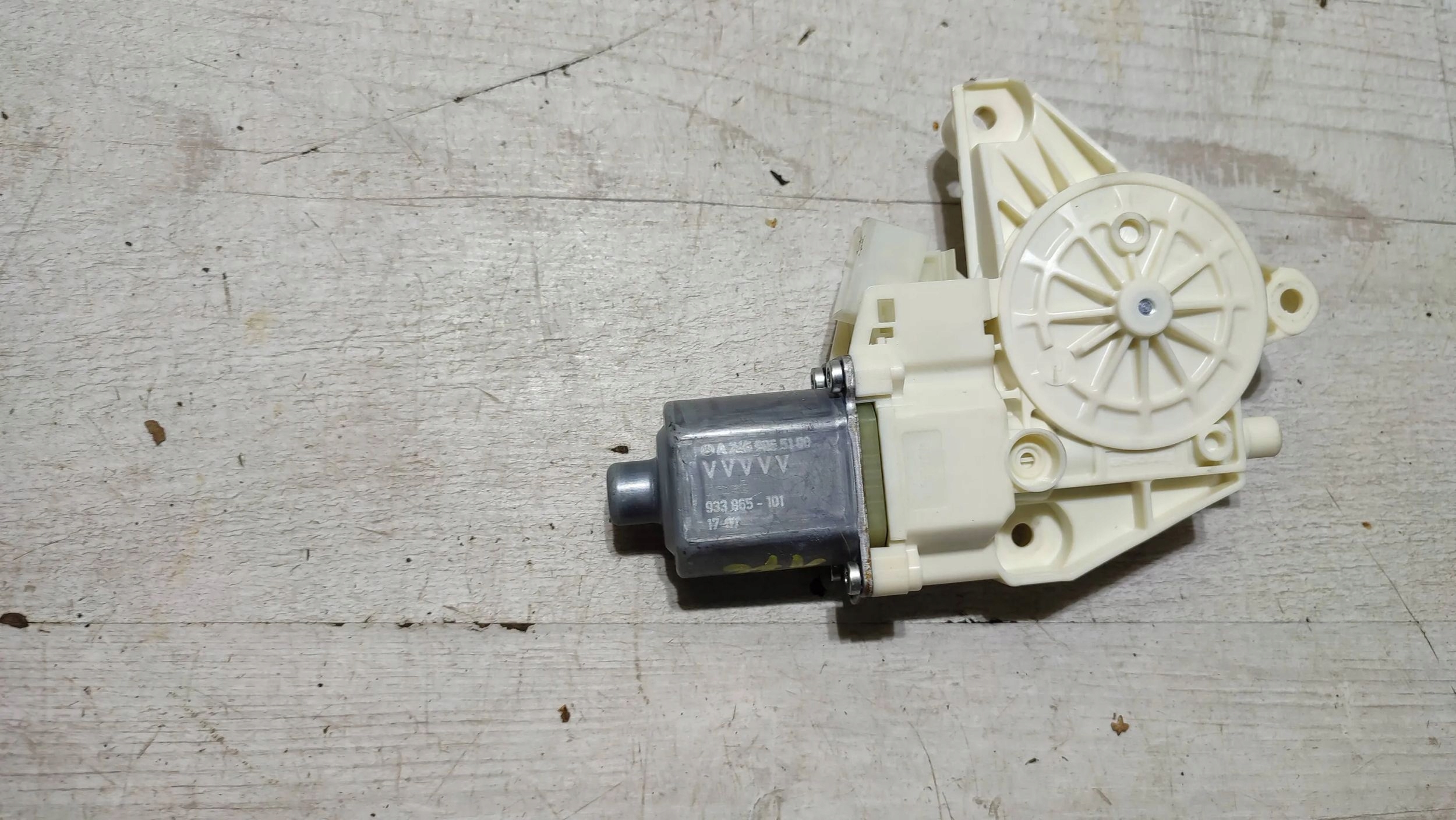 Mercedes-Benz A W176 2017 front side left mini motor windows