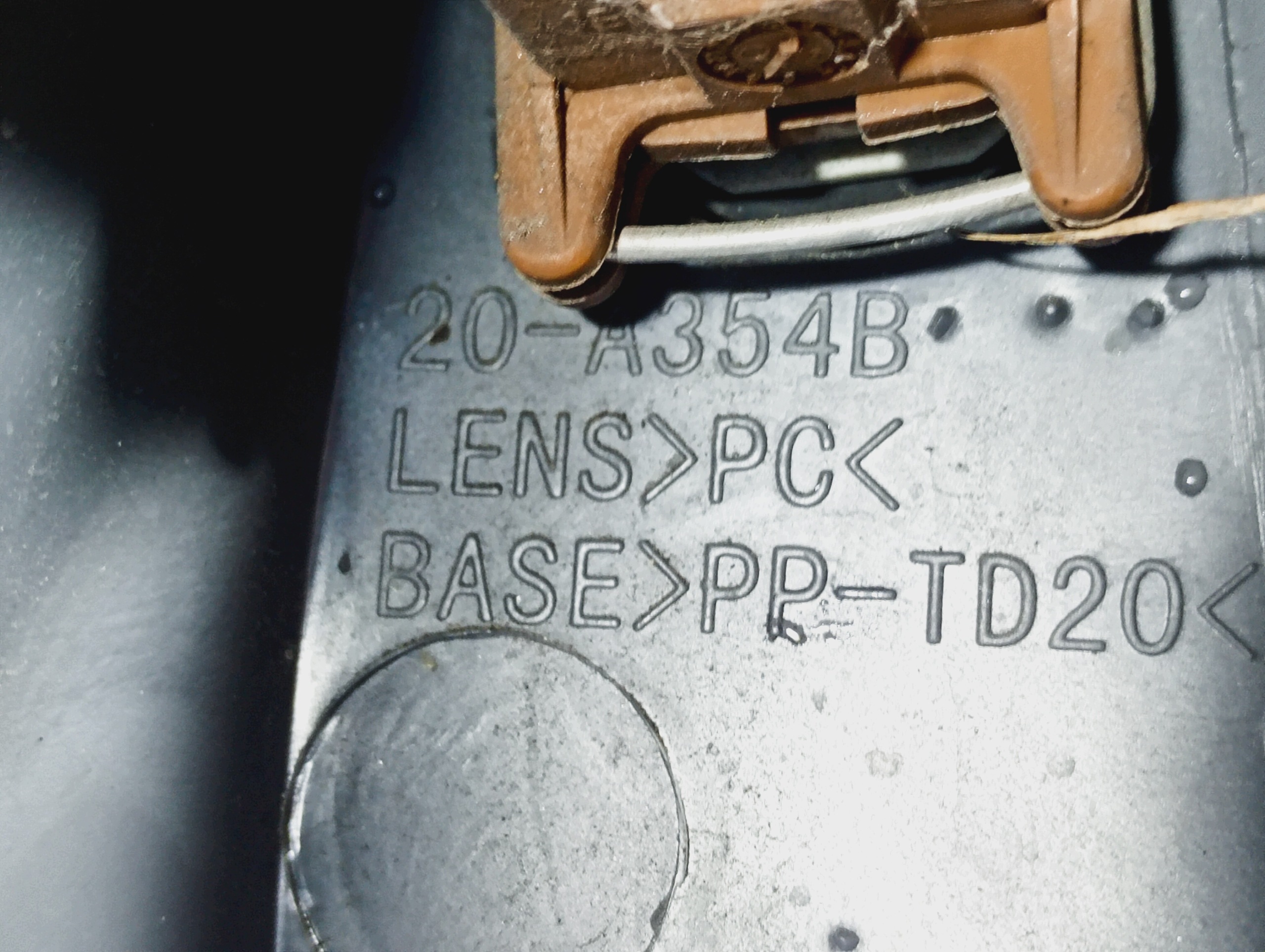 light left front reflektor left front 20A354B Toyota Yaris and 1 99-05
