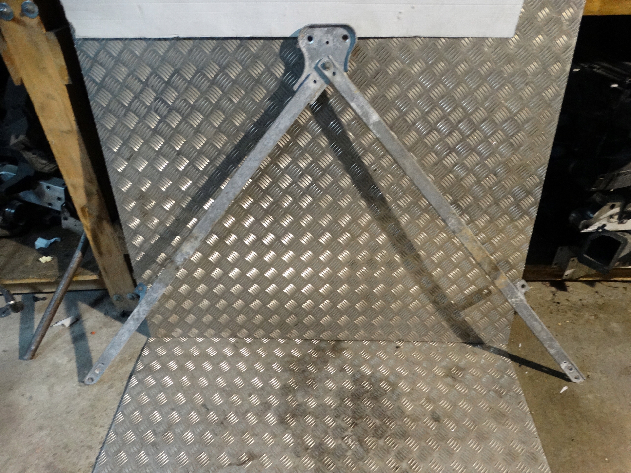 IDEALNY console brace rear KPL. BMW G01 G02 1