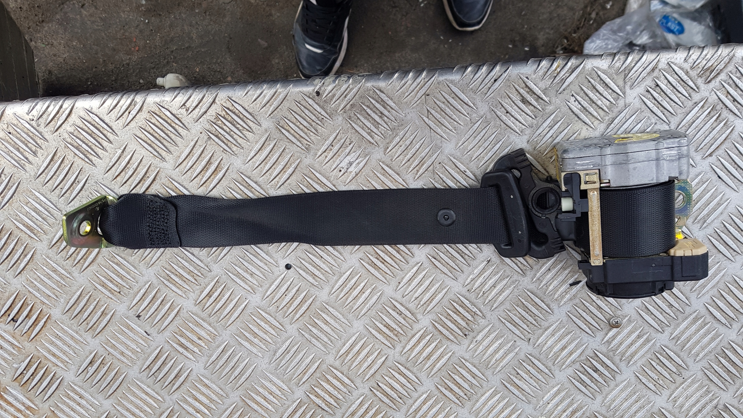 MERCEDES W220 Gurten Sicherheits links heck 33008118c