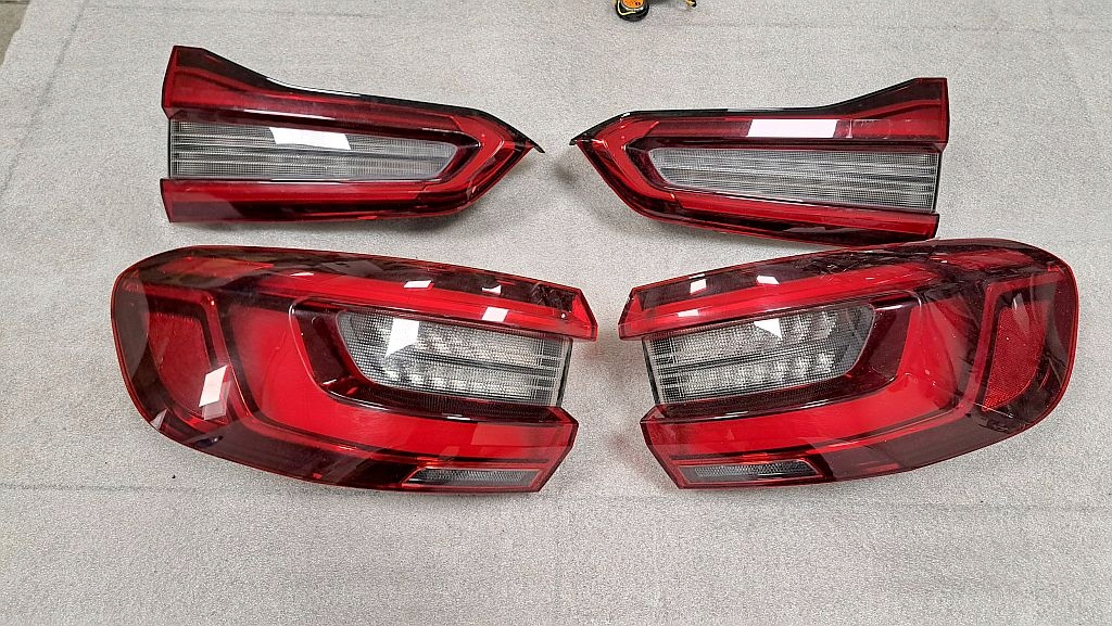 LAMPY TYL EUROPA BMW X5 G05 KOMPLET