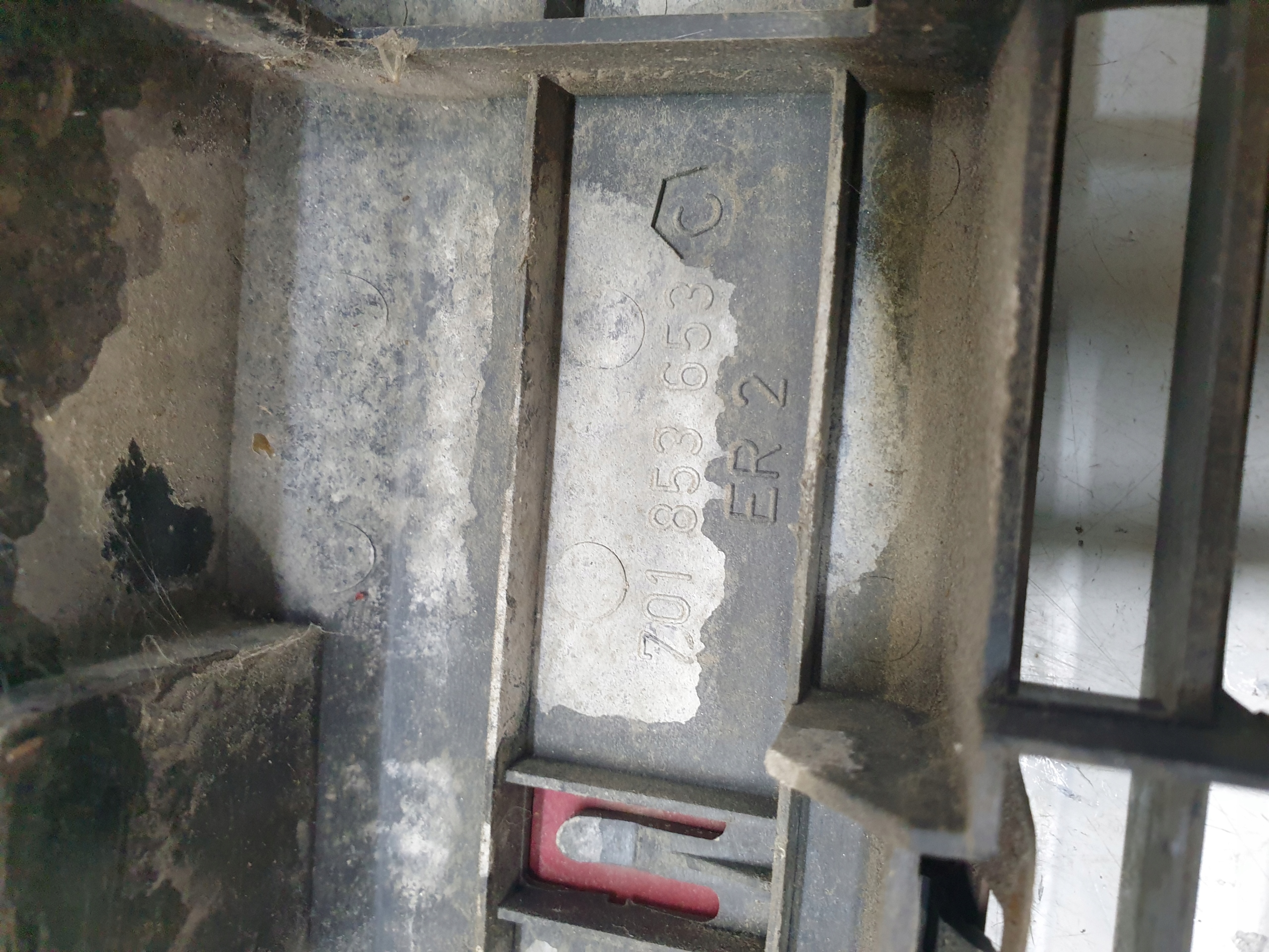 решетка радиатора vw T4 701853653C