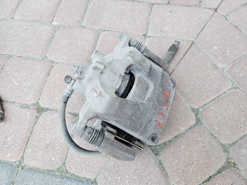 caliper front front jarzmo right brake Opel Mokka X 13430603