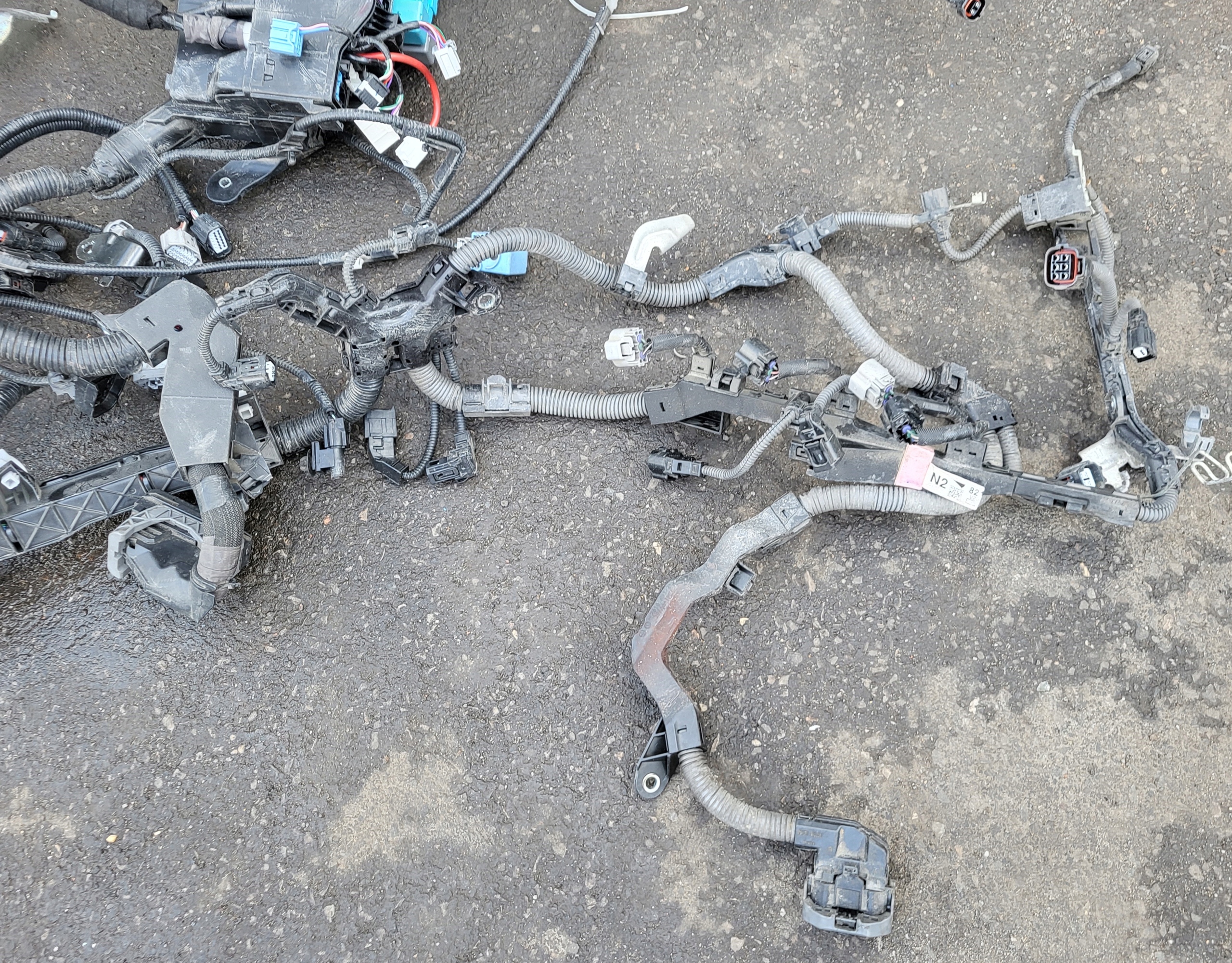 bundle wiring WTYCZKI compartment PRZEKAZNIKOW TOYOTA RAV4 V 2.5 HYBRYDA