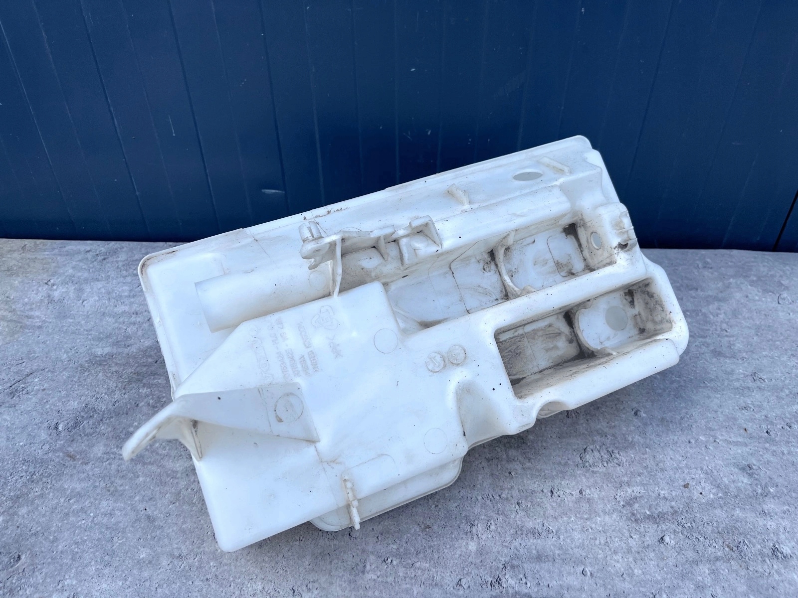 бачок омывателя volvo XC60