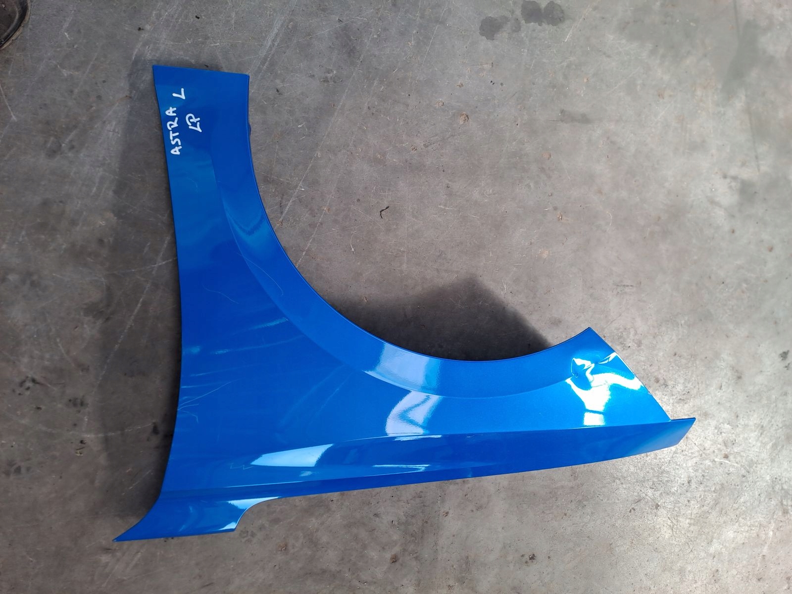 fender left front front Opel Astra VI L