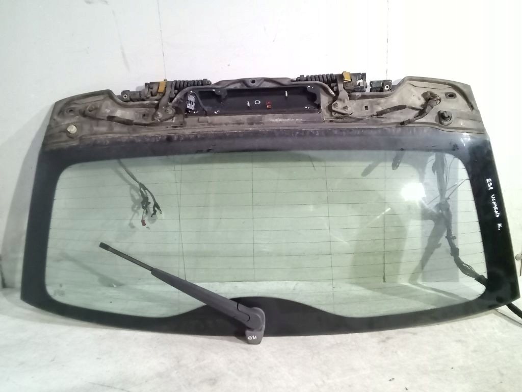 BMW E91 kombi Vitre uchylna z Arrière du capot