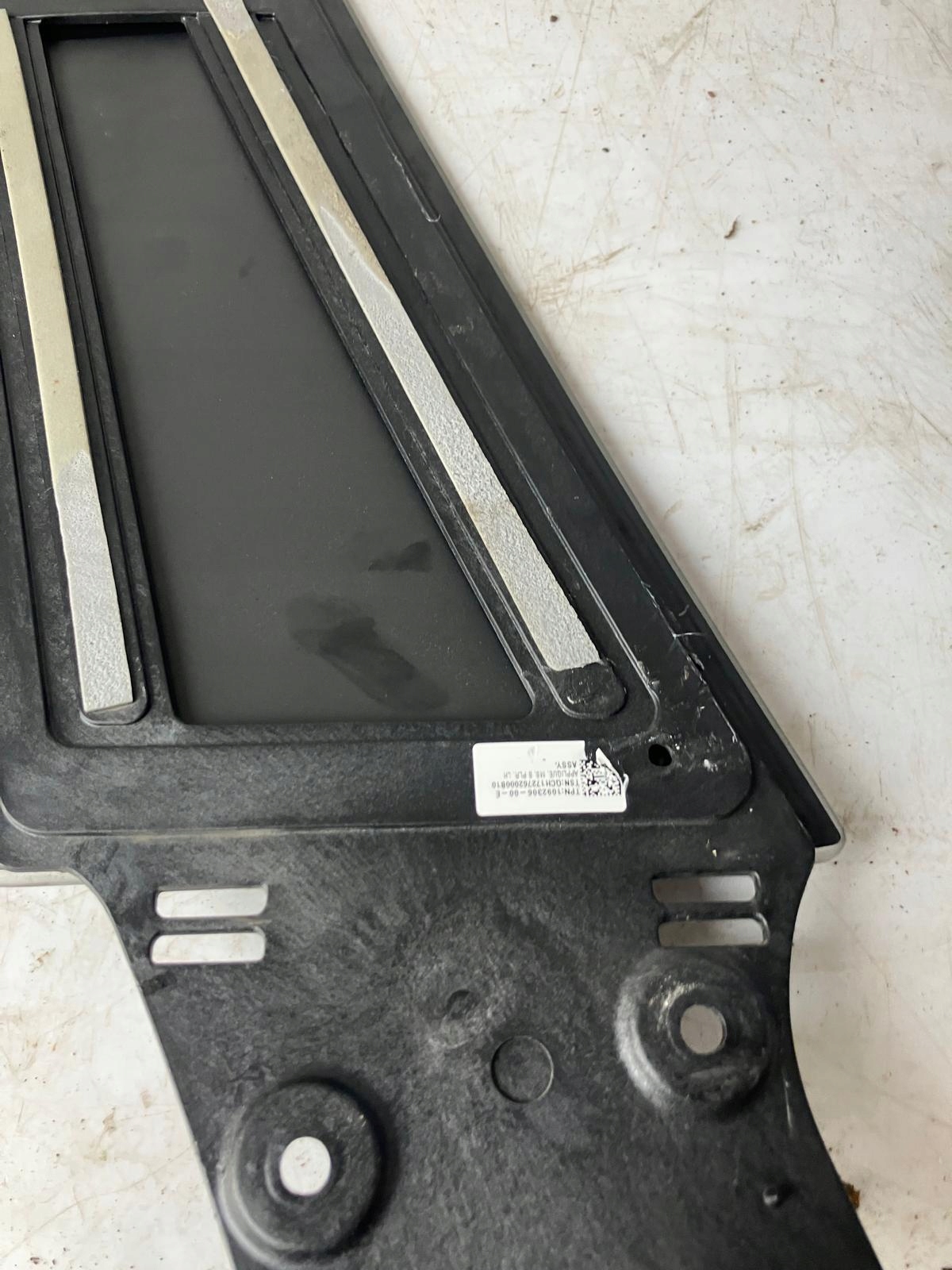 pillar left KAMERA TESLA MODEL S LIFT 1083899-00
