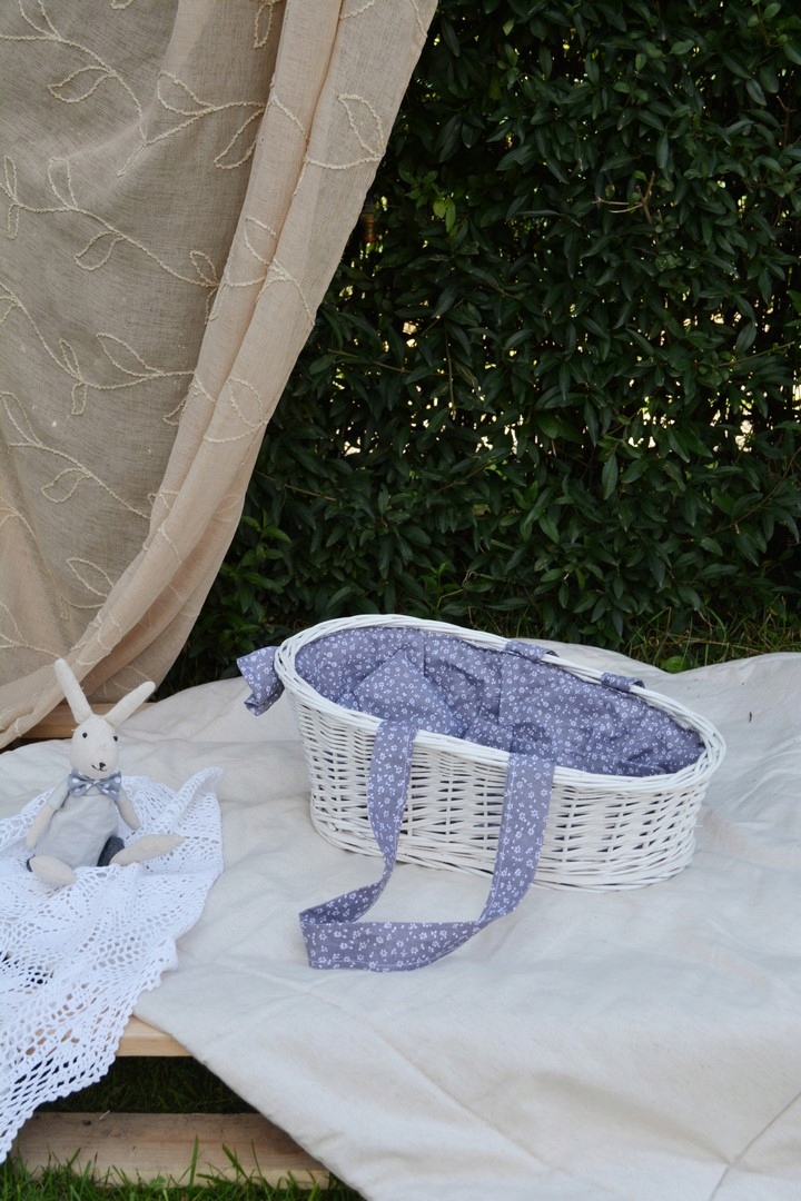 NOSIDEŁKO WIKLINOWE D/LALEK BIAŁY + OBSZYCIE SZARY Marka Wiklinowa Wieś