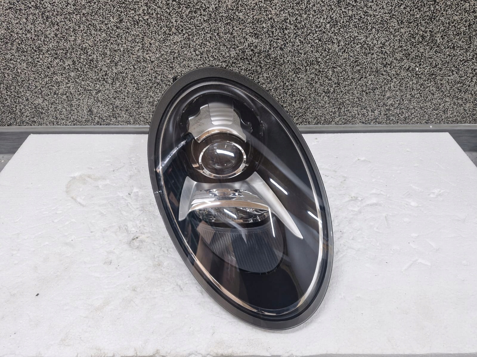 light right Porsche Carrera 911 991 Bi-Xenon positioning 2012