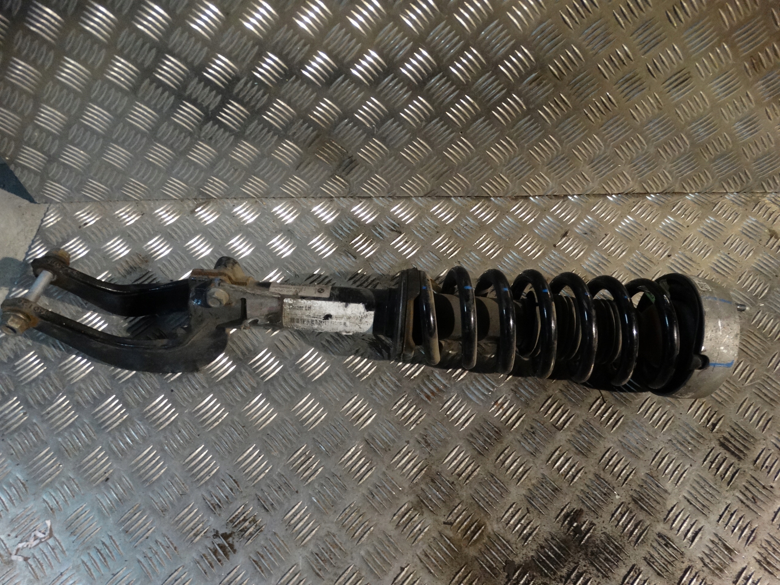 IDEALNY shock absorber front left BMW E72 X6 1 9