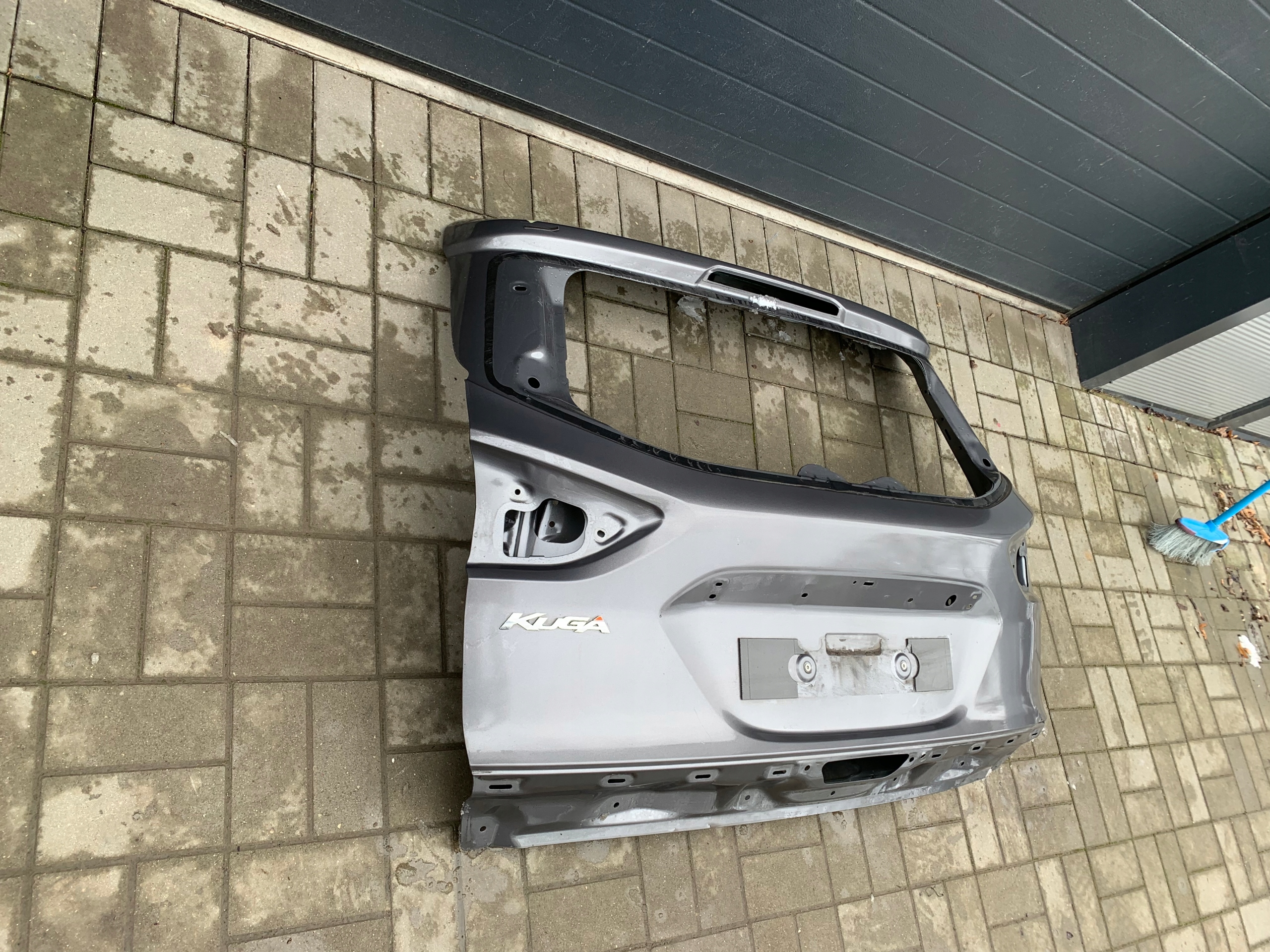 Ford Kuga MK2 boot door trunk door before lift
