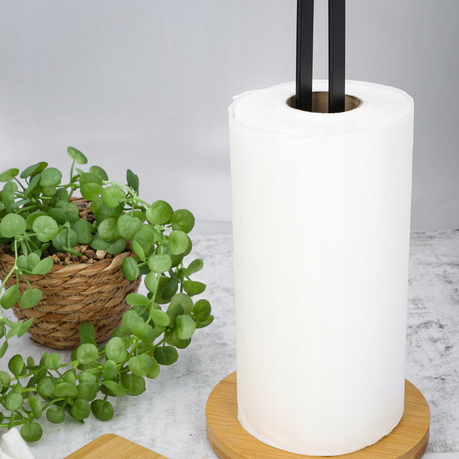 STOJAK NA RĘCZNIK PAPIEROWY stalowy z matowym wykończeniem w stylu LOFT Materiał metal