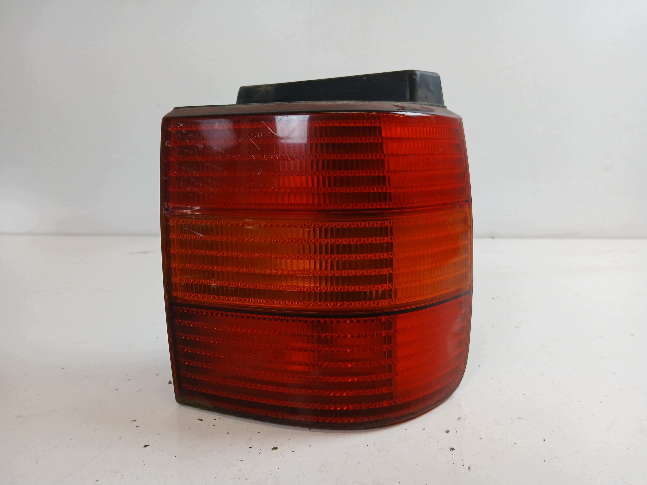 VW PASSAT B4 KOMBI light right rear part 3A9945112