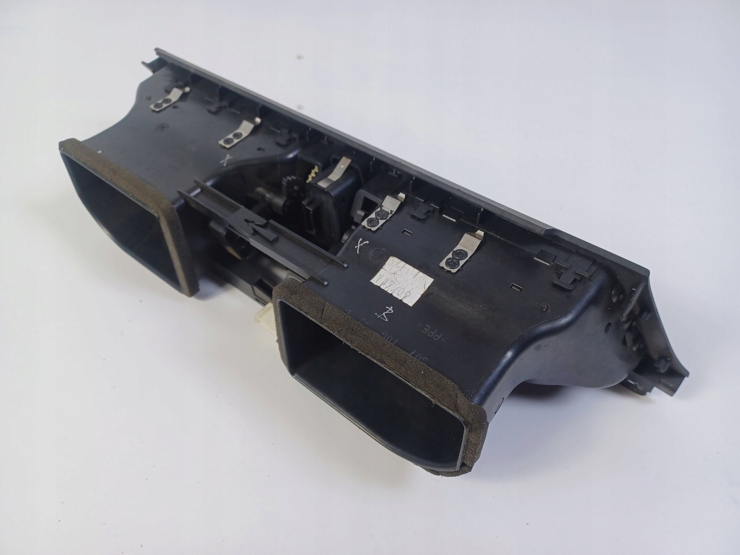 воздухозаборник жалюзи потока воздуха боковое BMW Z4 E89 9129229