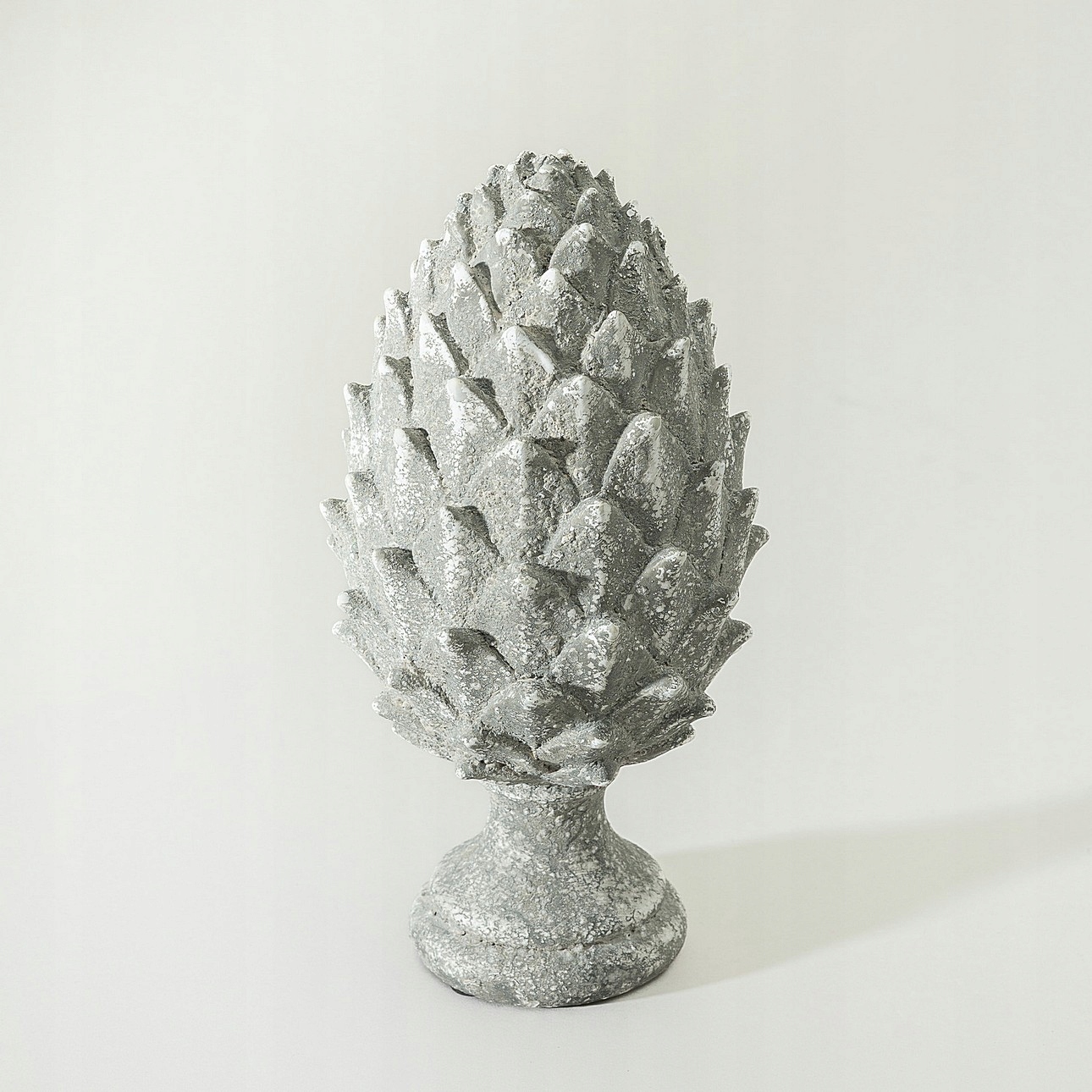 Dekoratívna figúrka Pinecone Grey 15x15x30 cm, sviatky 15x15x30 cm