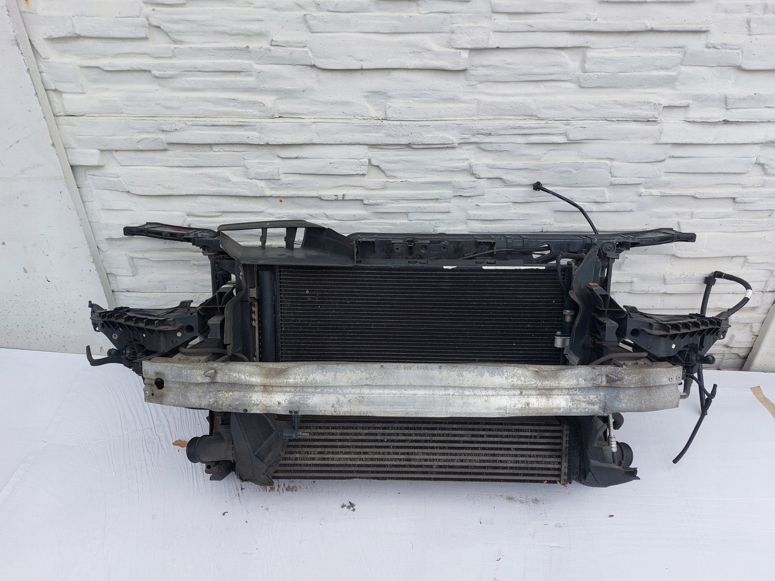 A4 8K LIFT PAS PRZEDNI KOMPLETNY 2,0 MANUAL