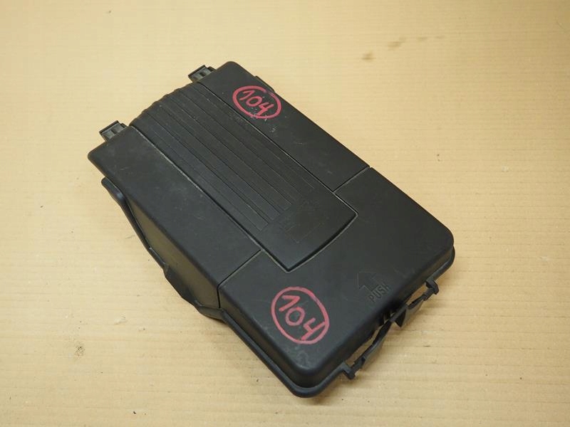 OBUDOWA AKUMULATORA VW AUDI SEAT SKODA 1K0915443C