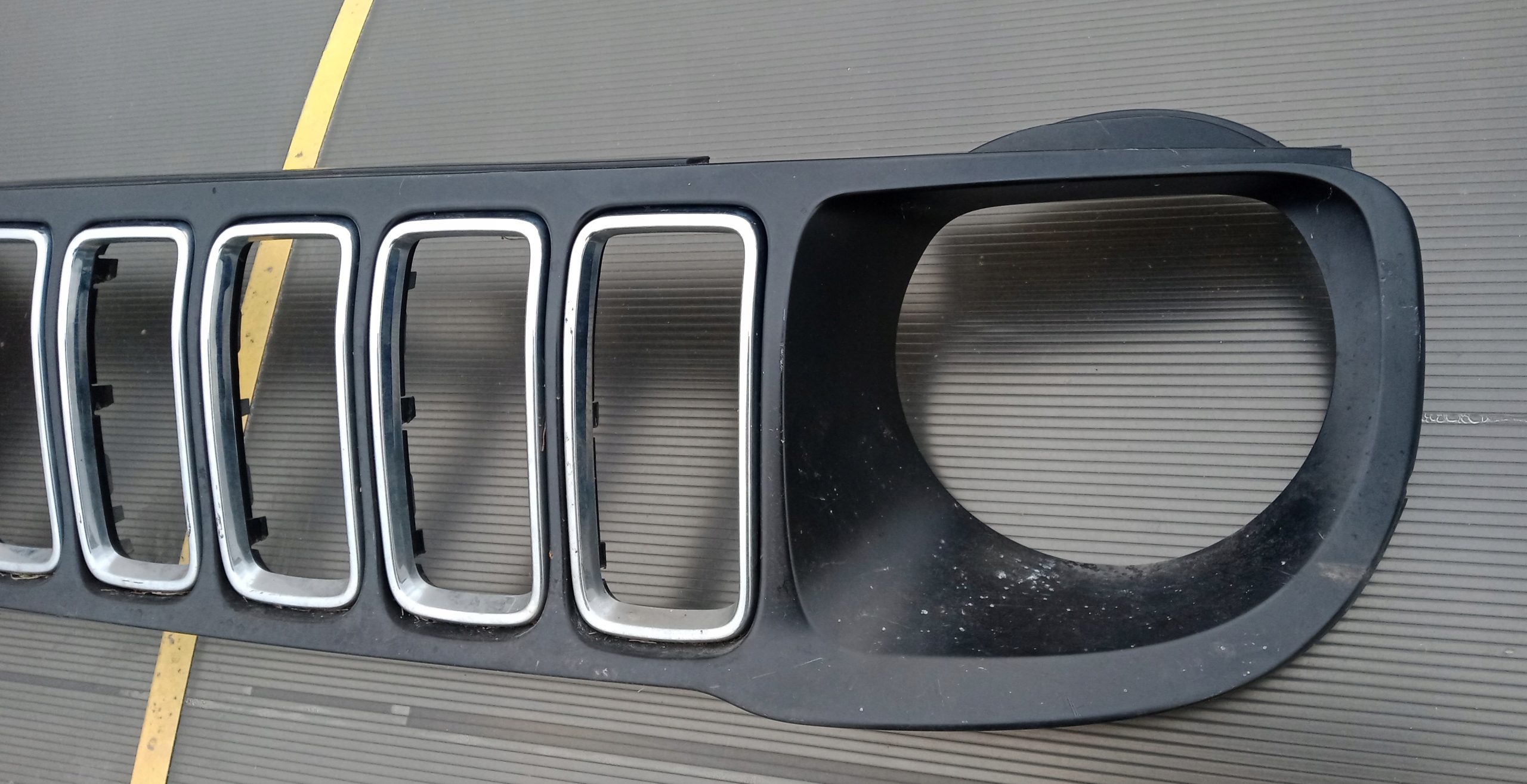 Jeep Renegade BU Kühlergrill FRONTGRILL Kühlergitter 52088680 - Thumbnail 3