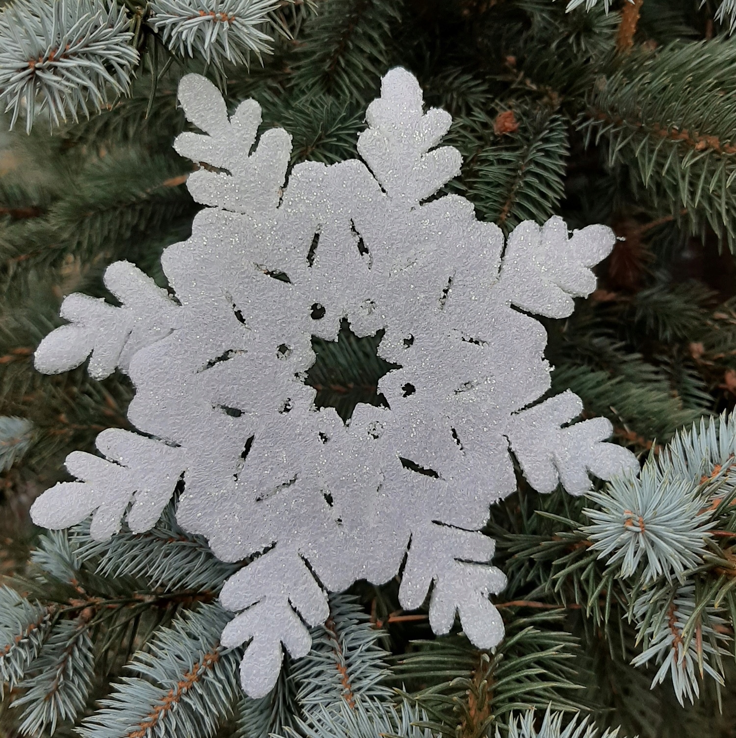 

Piankowe śnieżynki miękkie i lśniące 6 sztuk__Ś2