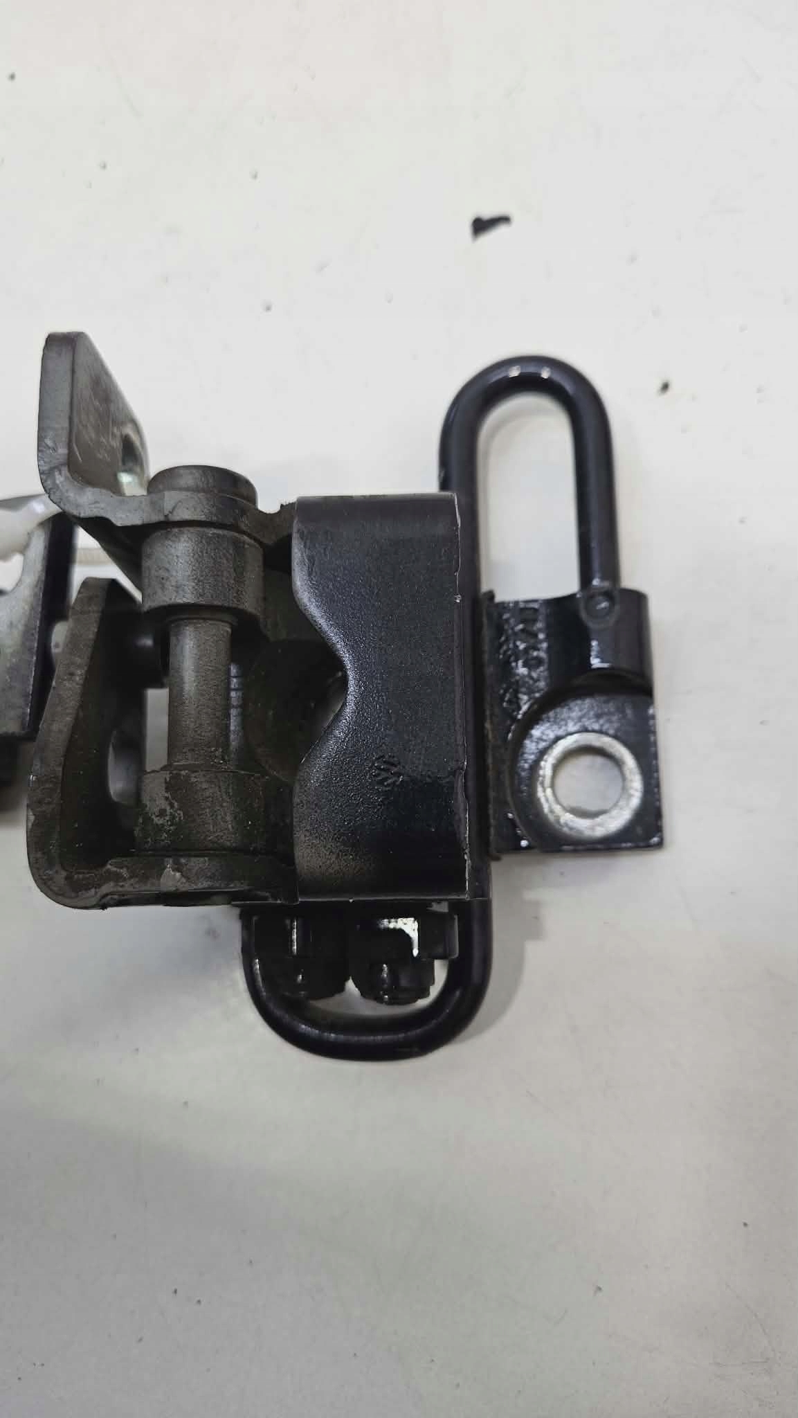 hinge door right rear part VOLKSWAGEN GOLF V VI plus