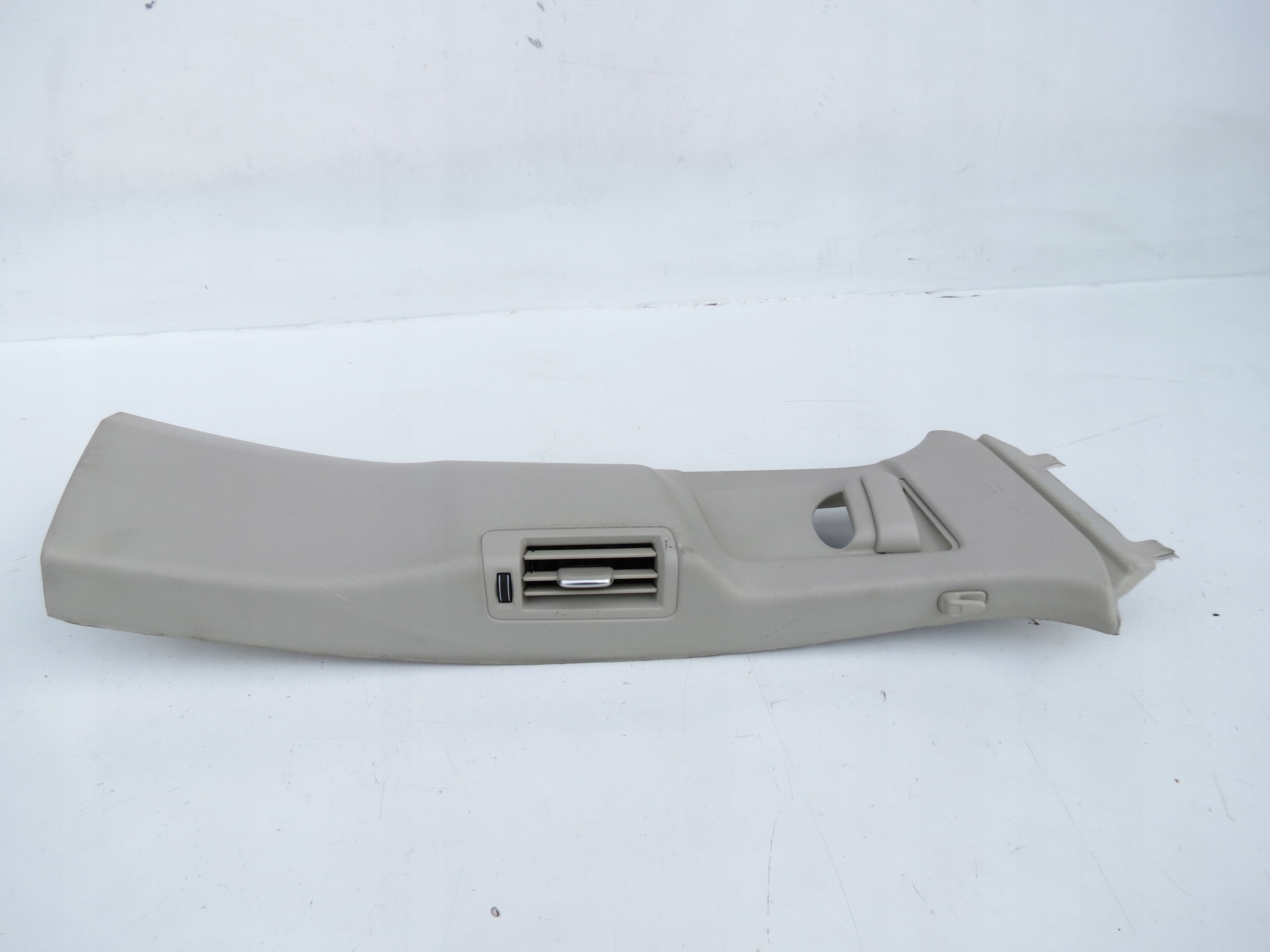 cover upholstery SLUPKA B right central XC60 II