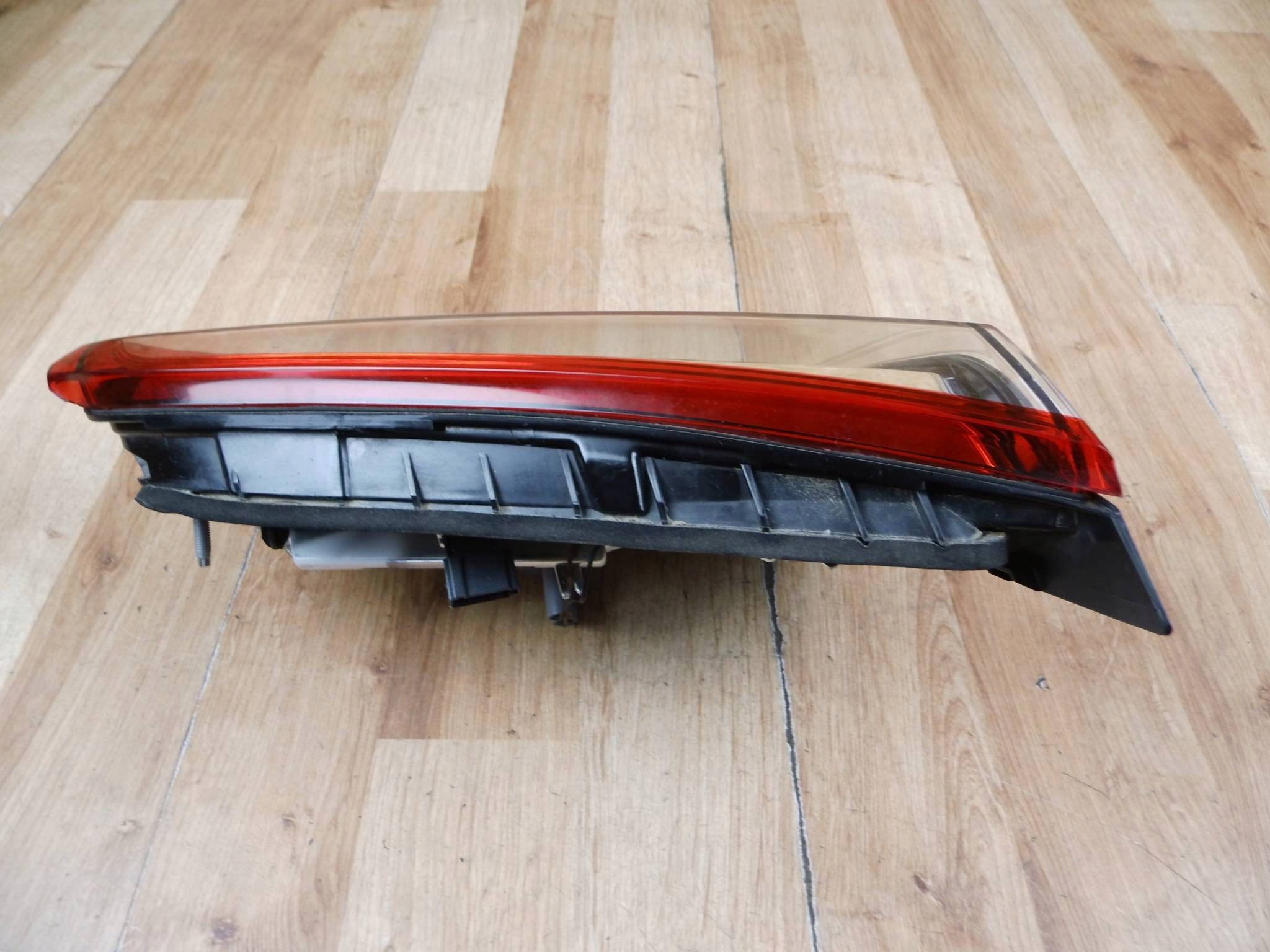 Opel Crossland X 2017-2020 light left rear part rear left bonnet 39137527