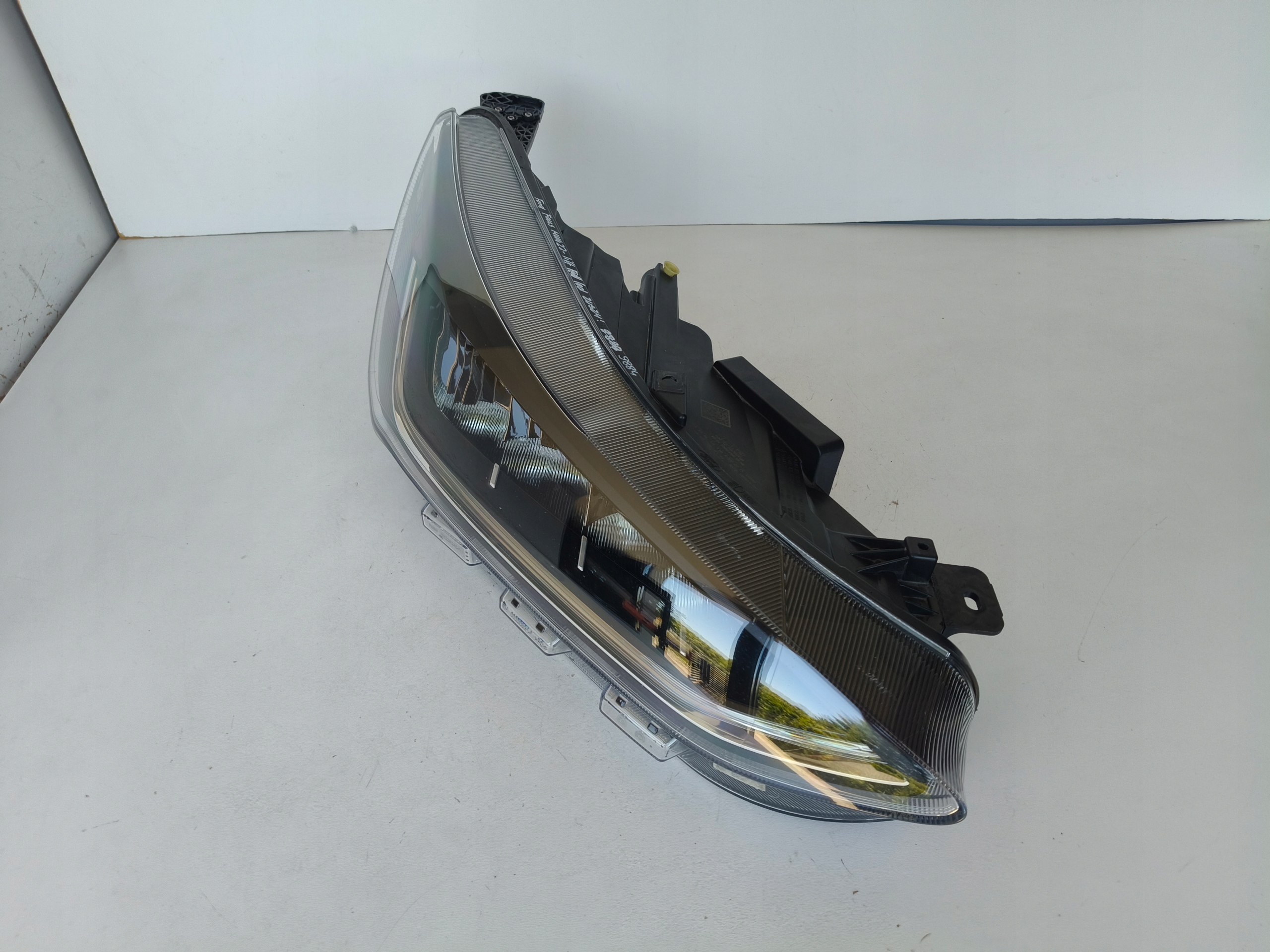 light right REFLEKTOR FORD FOCUS MK4 22- LIFT FULL LED