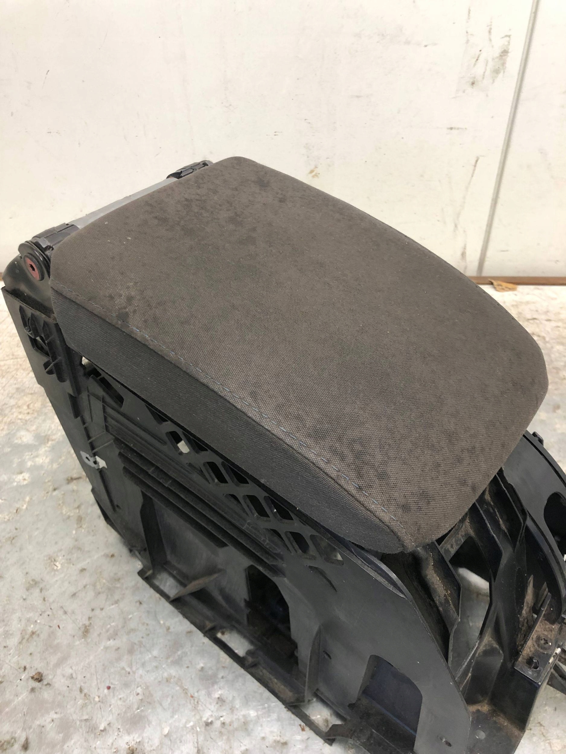 TUNEL bracciolo WELUR VW GOLF V 1K0864207C