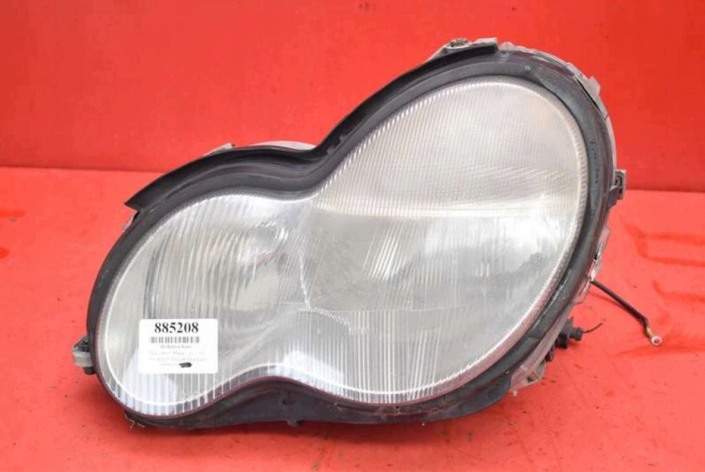 REFLEKTOR left light front EU A2038200161 MERCEDES C-KLASA W203 00-04