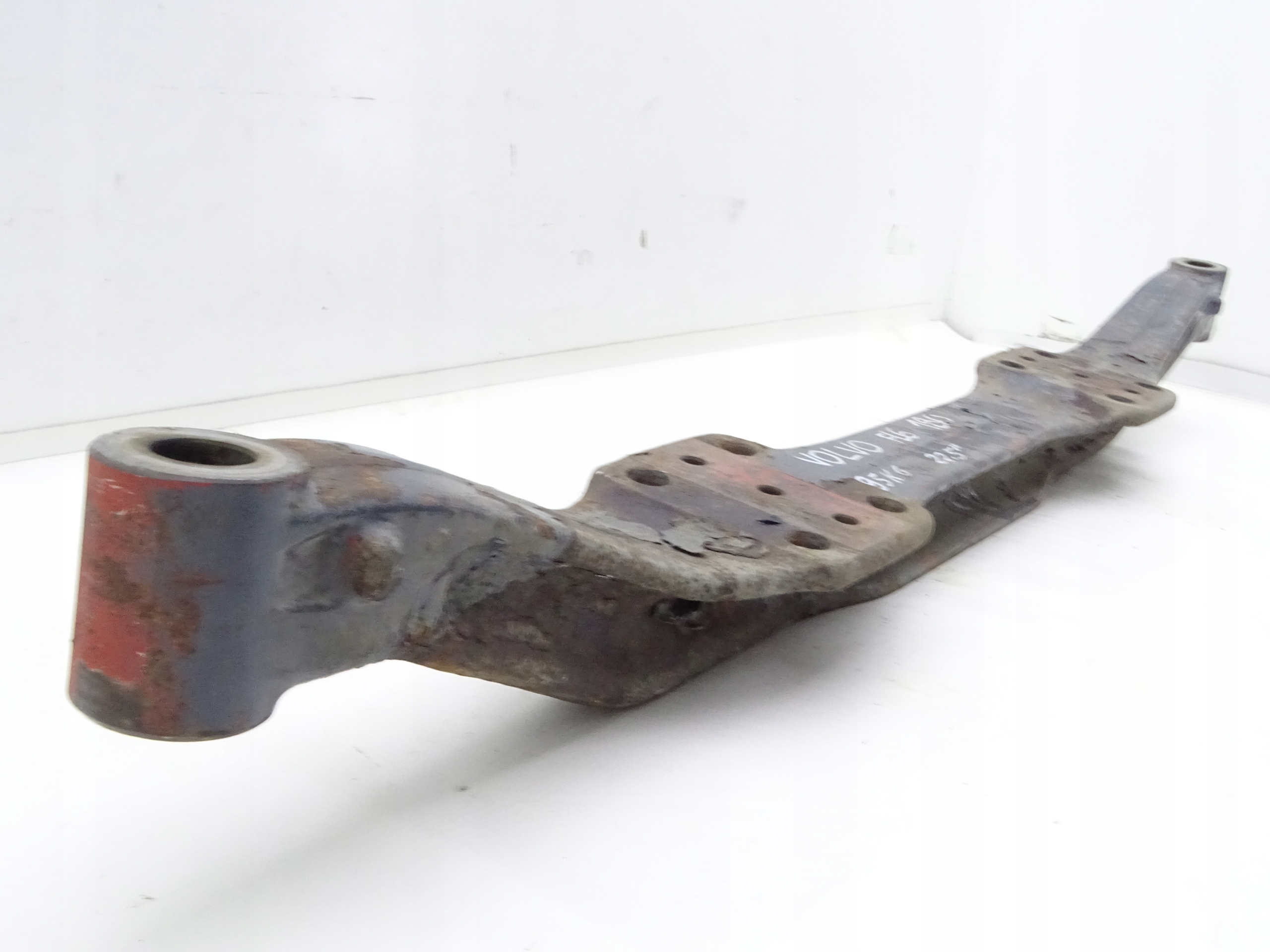 VOLVO FL6 00-06 @ BELKA OS PRZÓD PRZEDNIA 22.5'' Numer katalogowy części 3182084