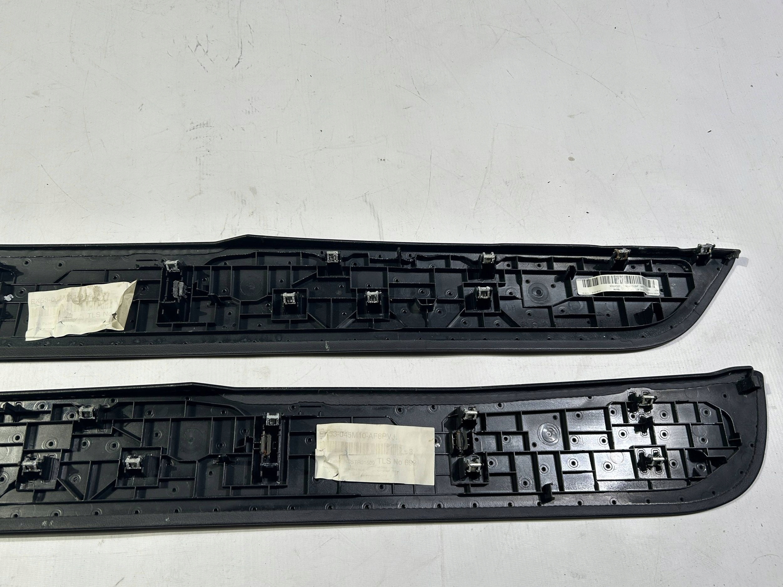Panel cover side tunelu srodkowego right left Jaguar F-Type x152 2013r