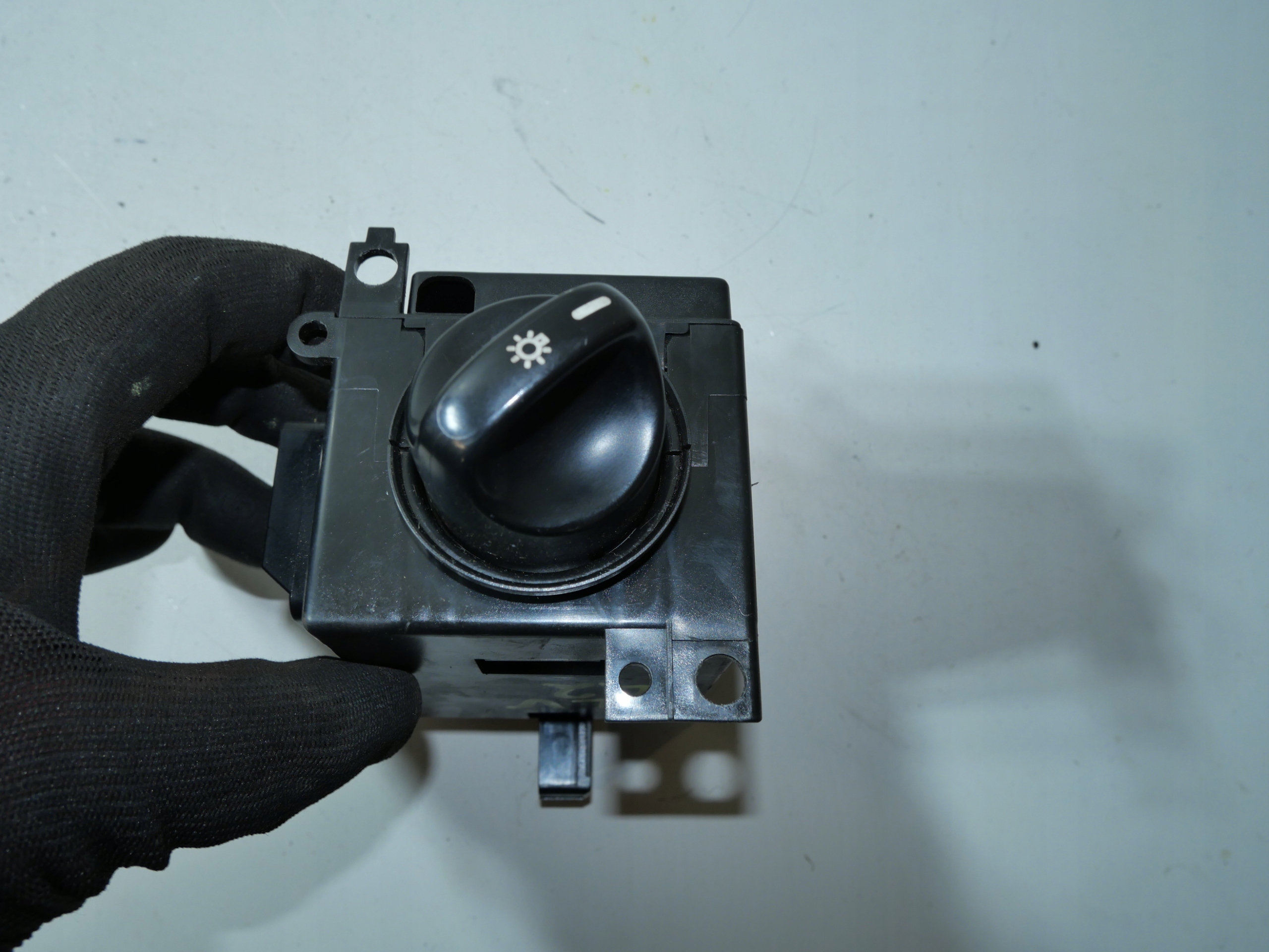 light switch MERCEDES A KLASA 1685450104