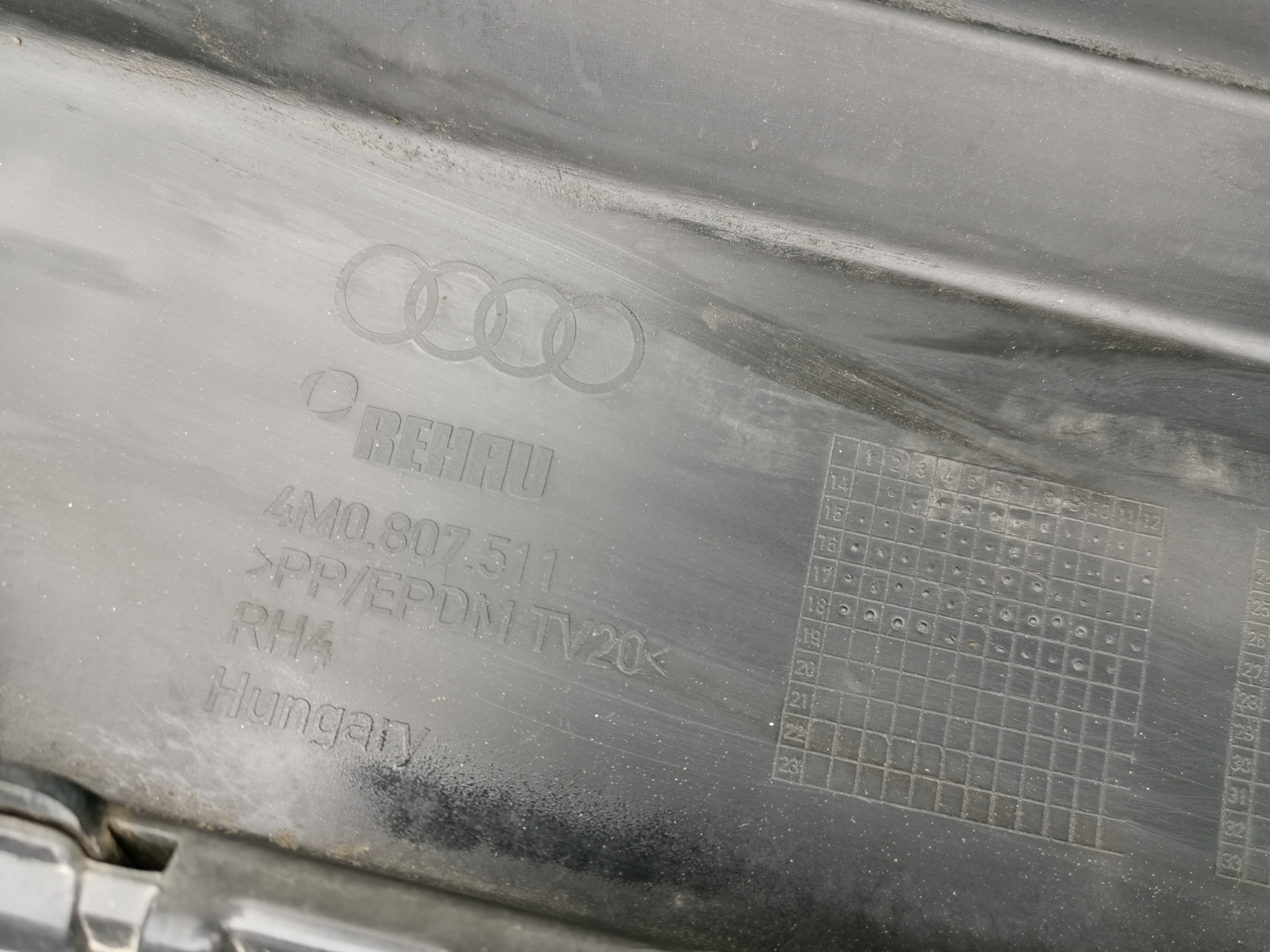 AUDI Q7 S-Line bumper rear part rear 4M0807511