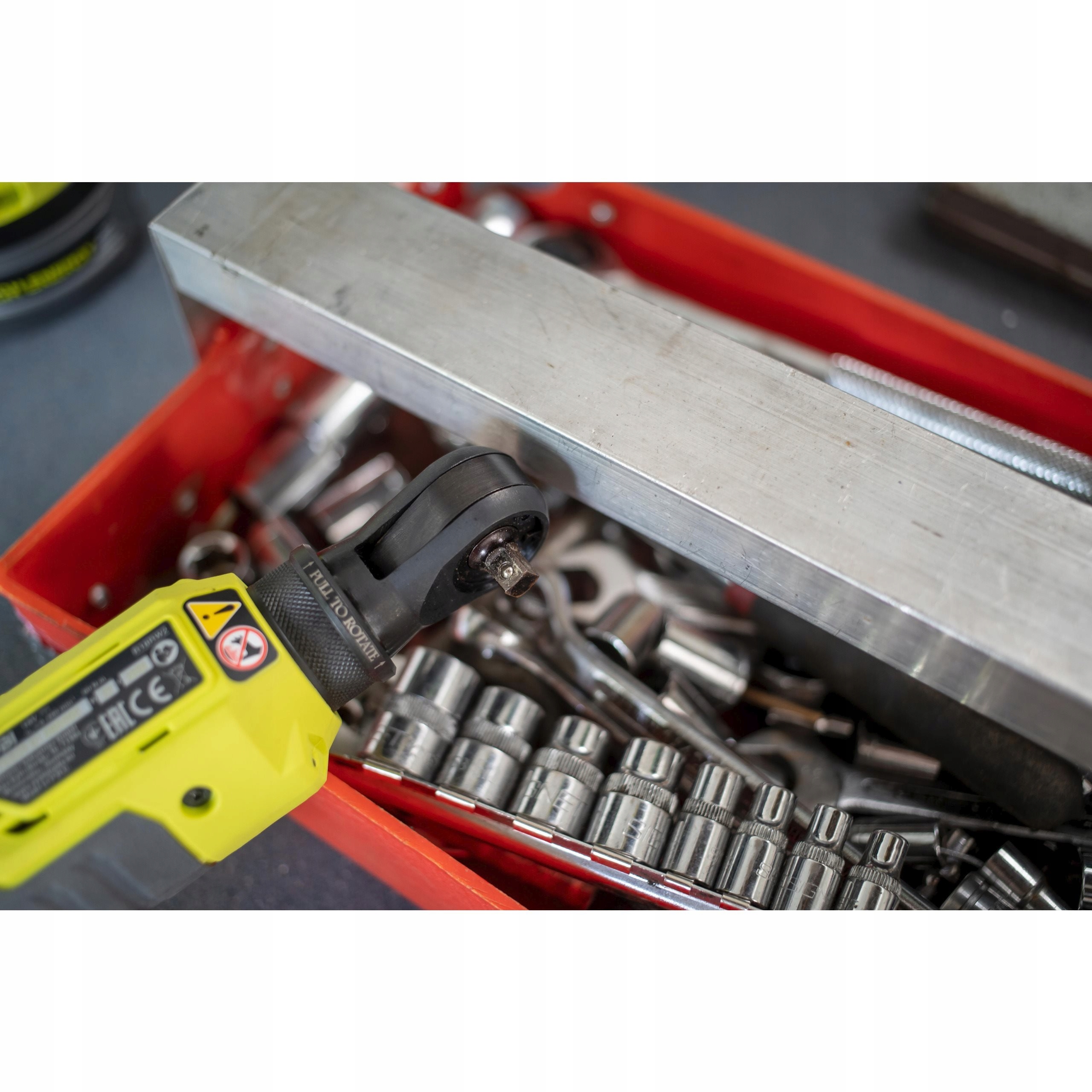 RYOBI KLUCZ GRZECHOTKA AKUMULATOROWA 3/8'' 18V SOLO RUCHOMA GŁOWICA R18RW3 Pojemność akumulatora 0 Ah