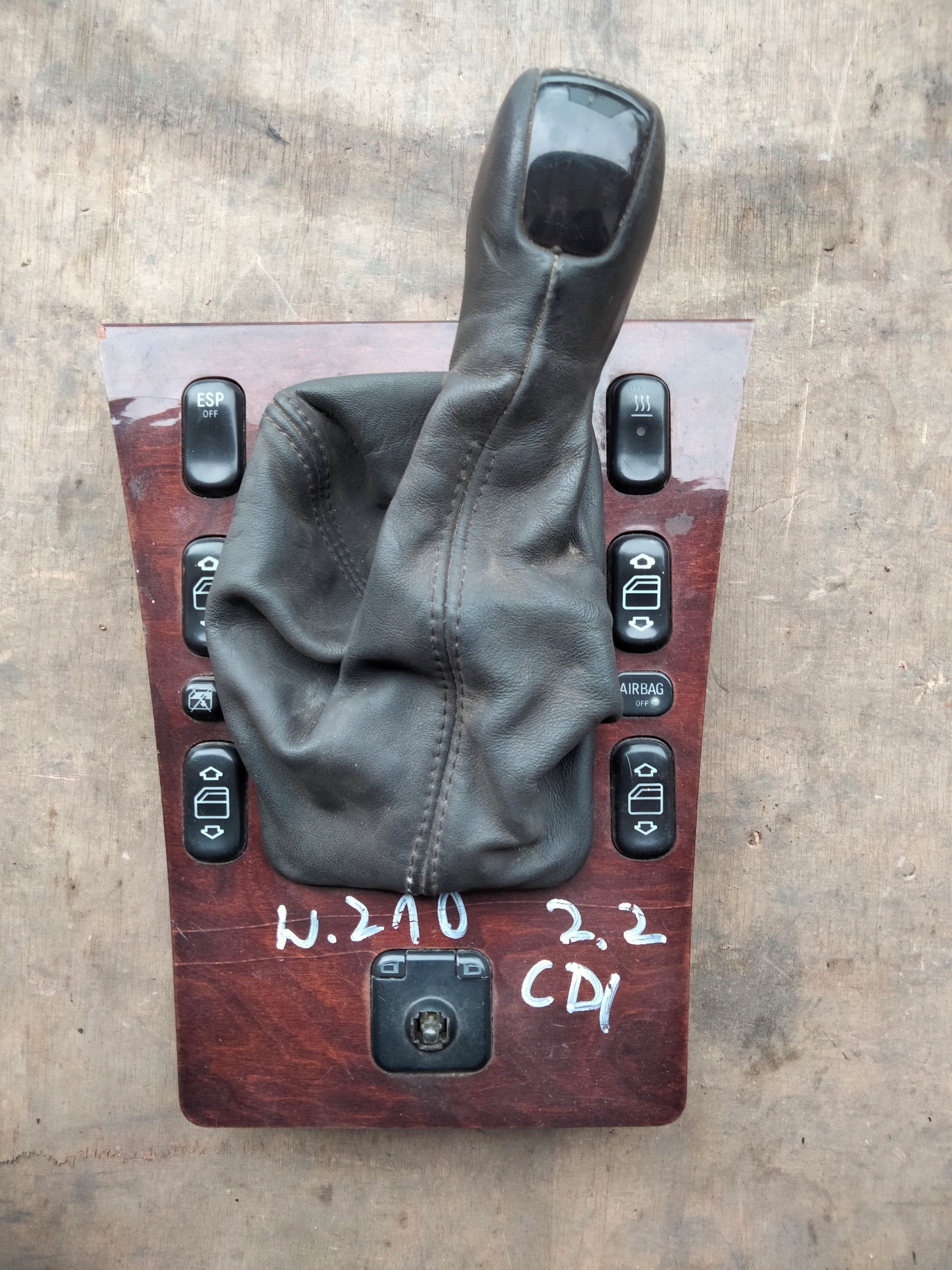 A2102672810 - Рамка ручка сильфон передач MERCEDES W210 2.2 CDI