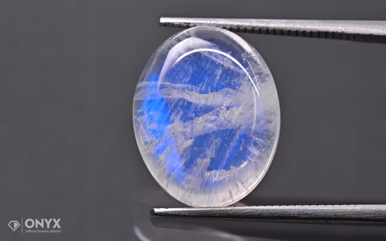 Měsíční kámen konvexní mělký ovál 15x12 mm