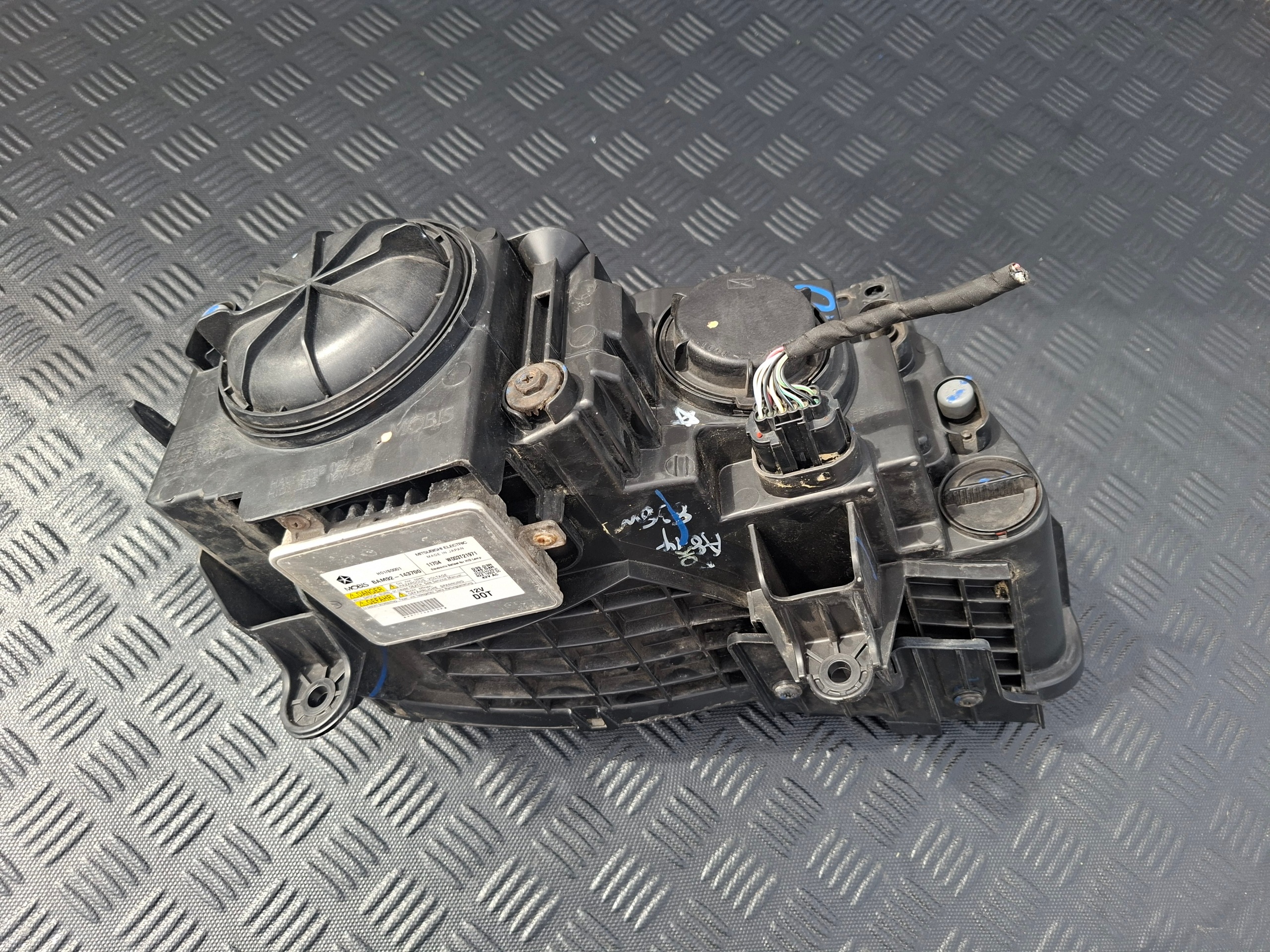 light front left front left XENON EUROPA CHRYSLER 300C II LANCIA THEMA