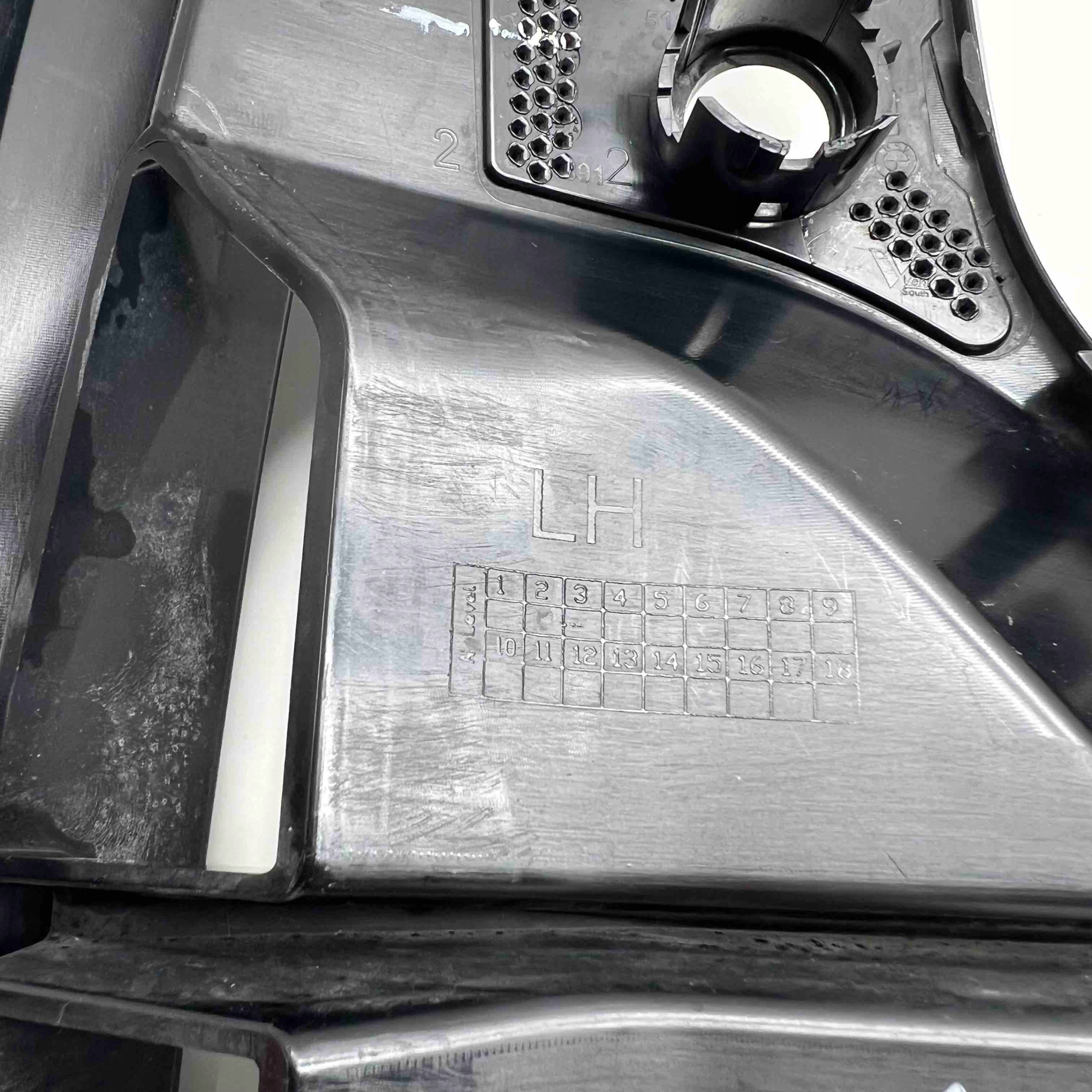 BMW X3 G01 m-packet LIFT grid of a bumper left front 51118081201