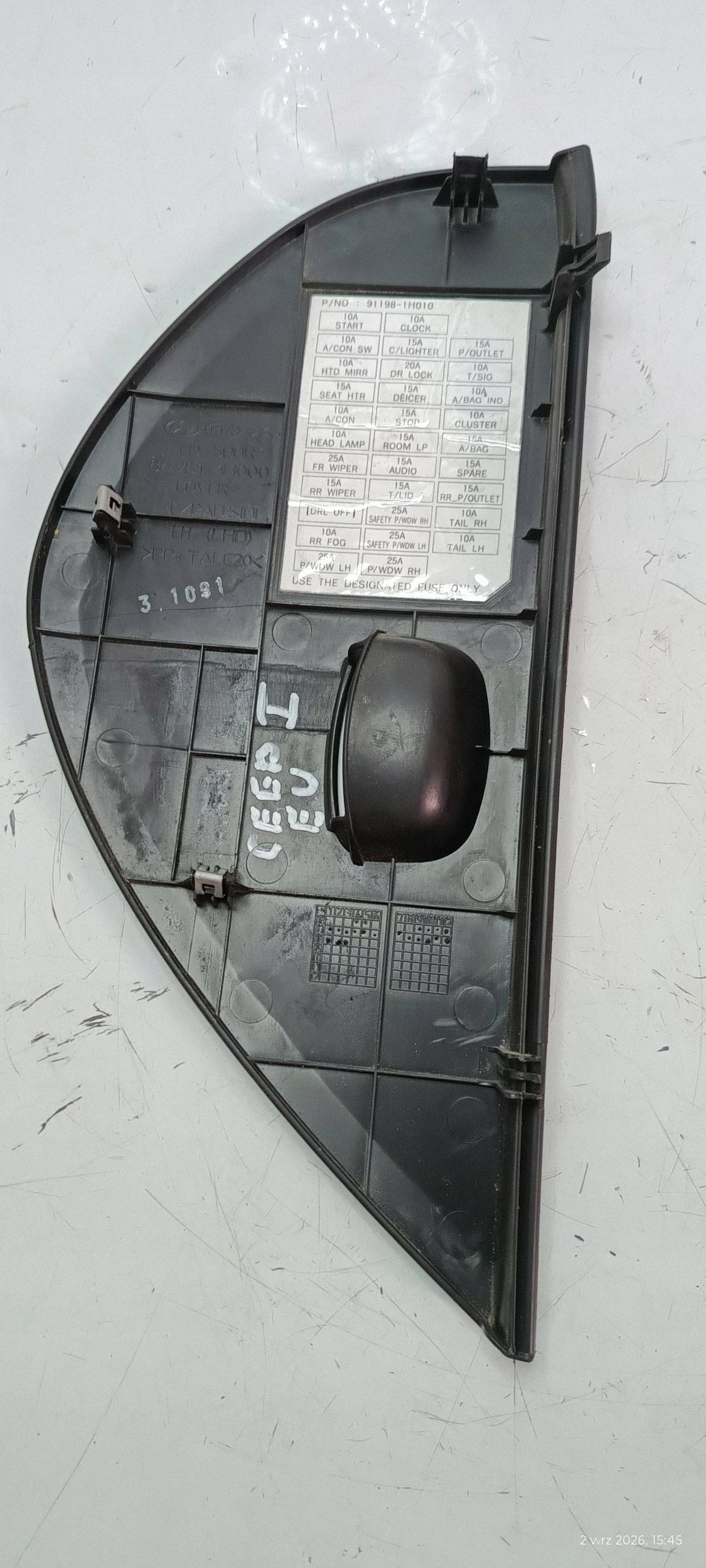 KIA CEED and cover spoiler of the dashboard front left 2006