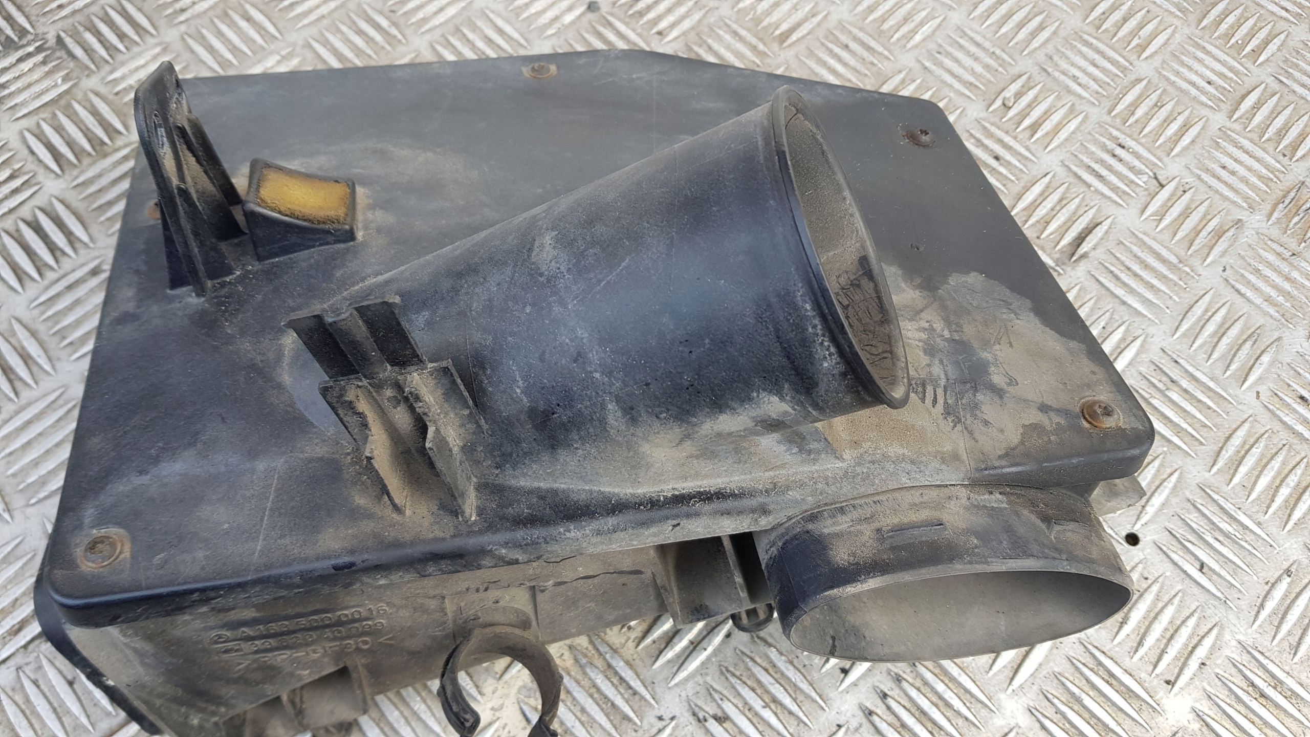 MERCEDES W163 2.7 CDI Gehäuse filter luft A1635000016