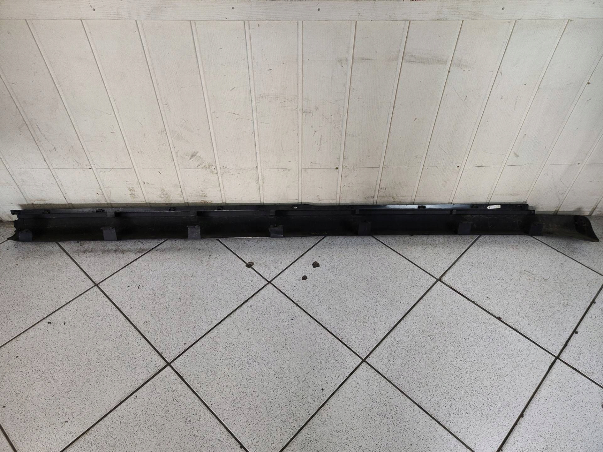 moulding threshold exterior right side Chrysler Town and Country 5 facelift