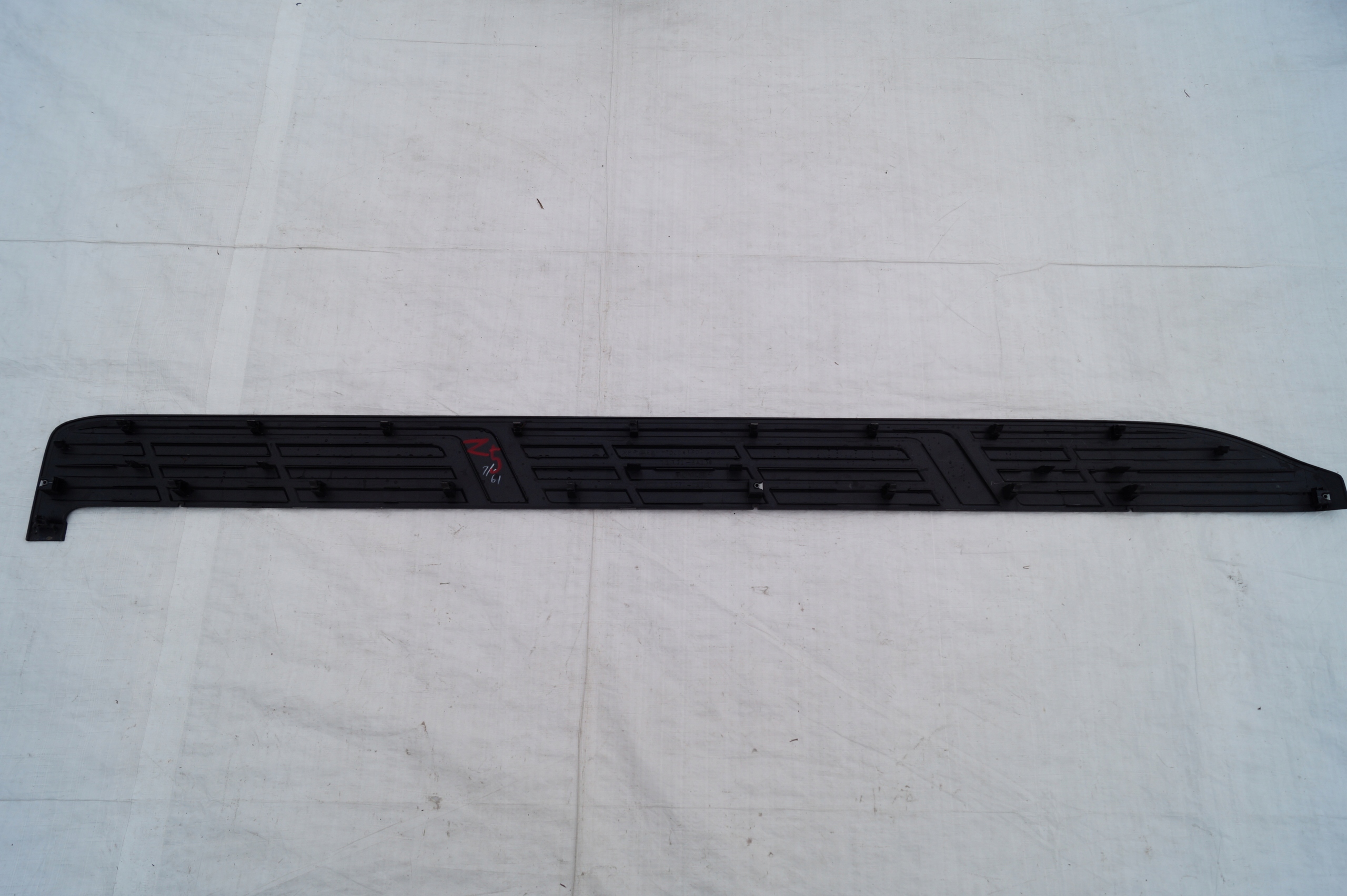 LISTWA PROGOWA PRÓG PRAWY TOYOTA LAND CRUISER 150 Kolor czarny