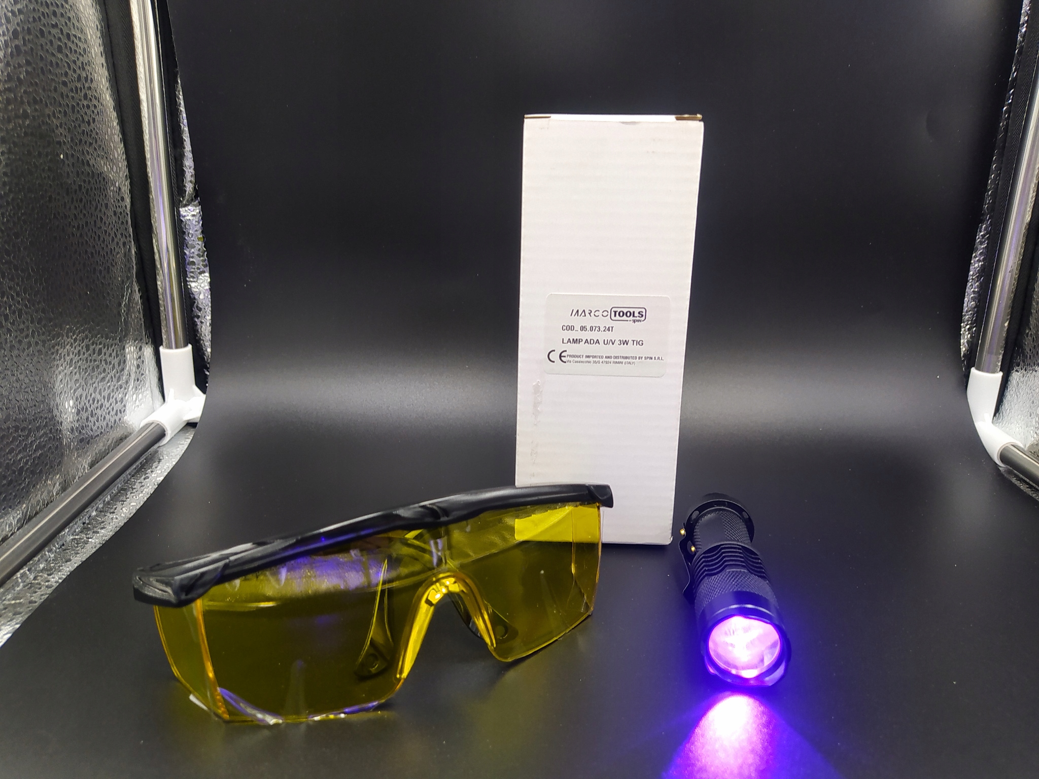 TESTER SZCZELNOSCI KLIMATYZACJI OKULARY UV LATARKA Producent code 05 073 24T