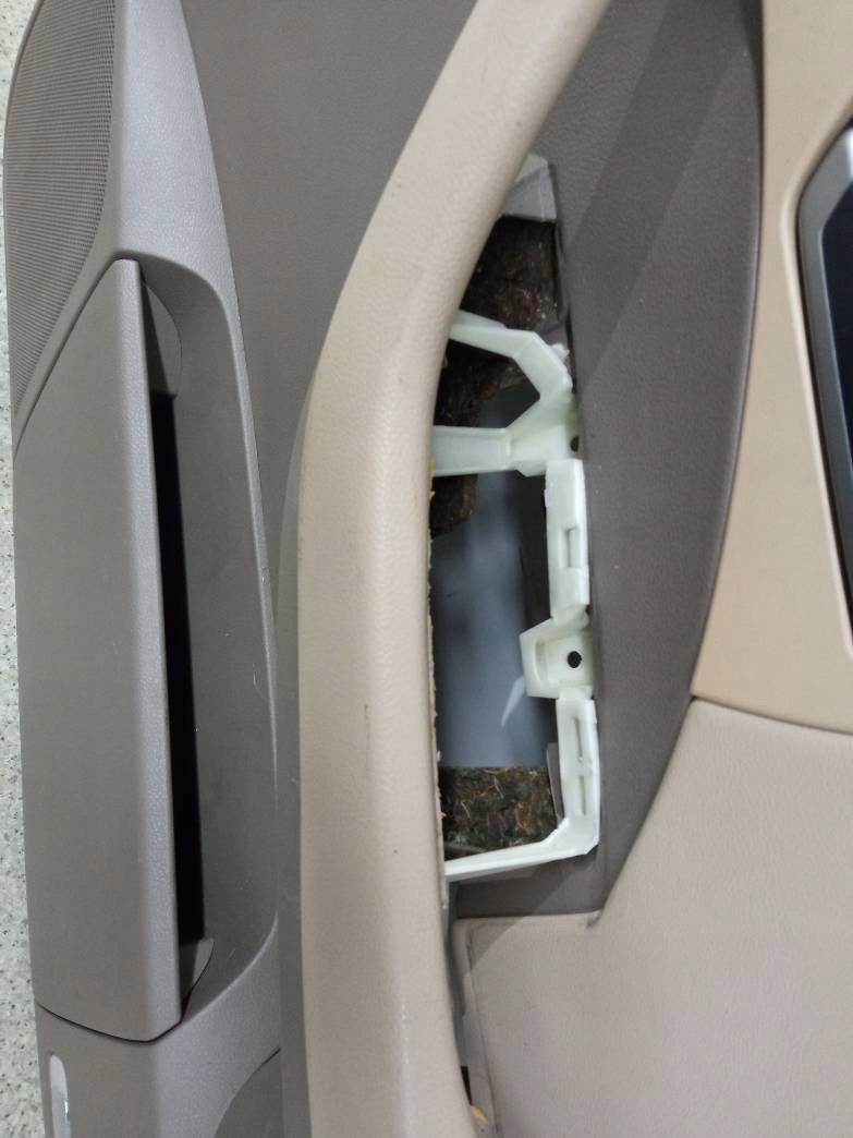 upholstery side right front Z50 Nissan Murano and (2003-2008) Z50